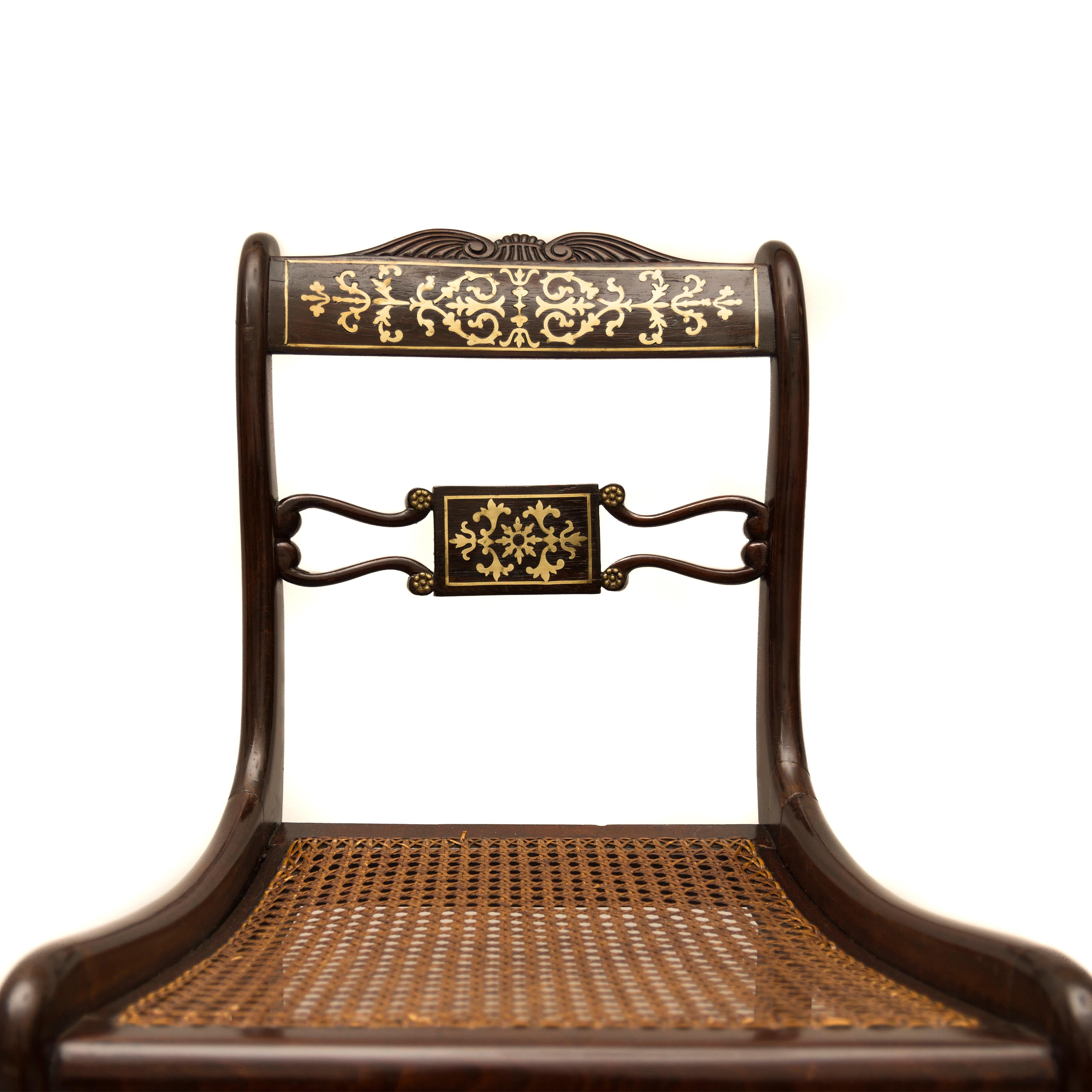 Six chaises en palissandre avec applications en laiton et boiseries en très bon état Période Condit (Angleterre 1811-1820)
