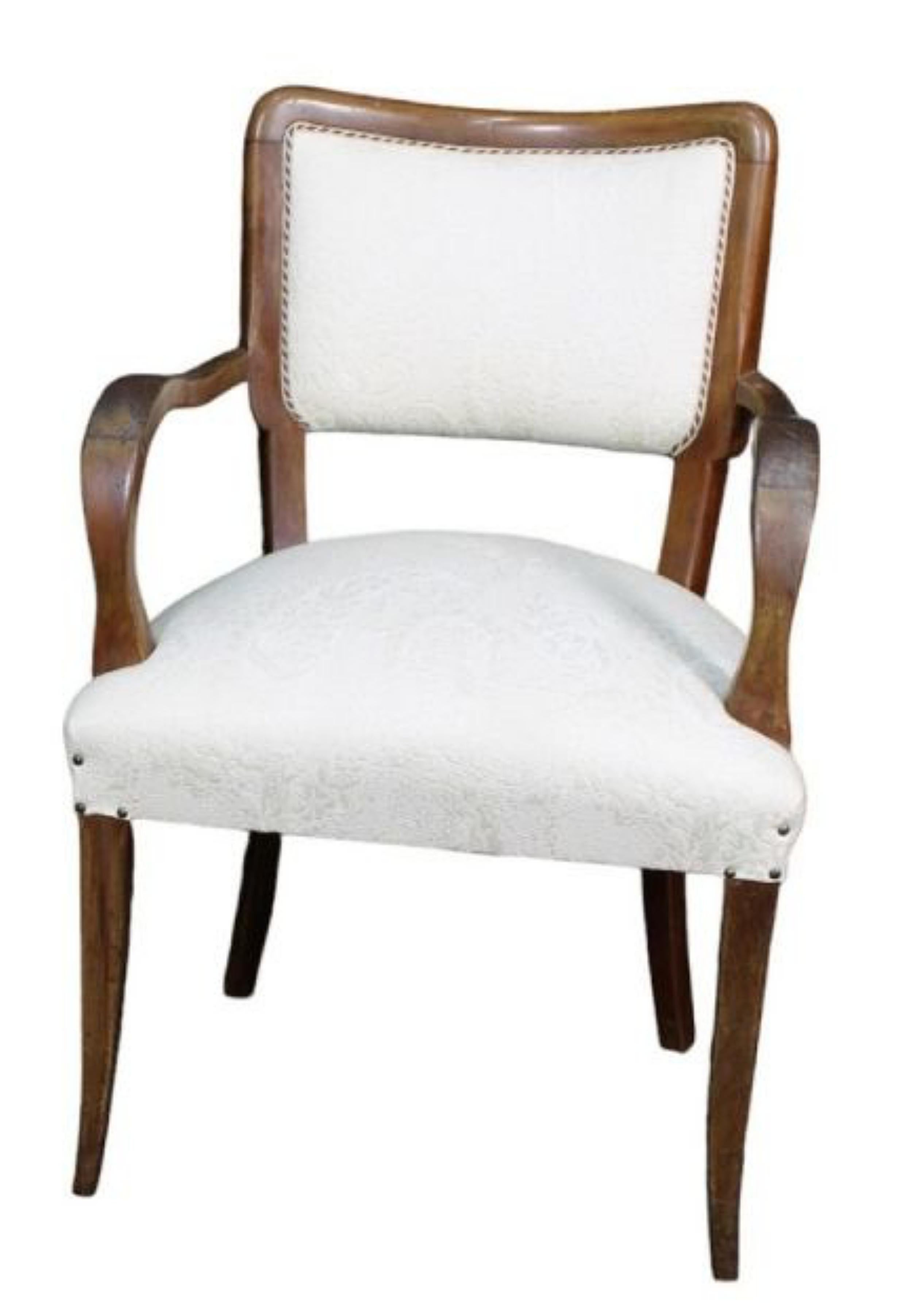 Moderne Six chaises et une paire de fauteuils italiens du 20e siècle en vente