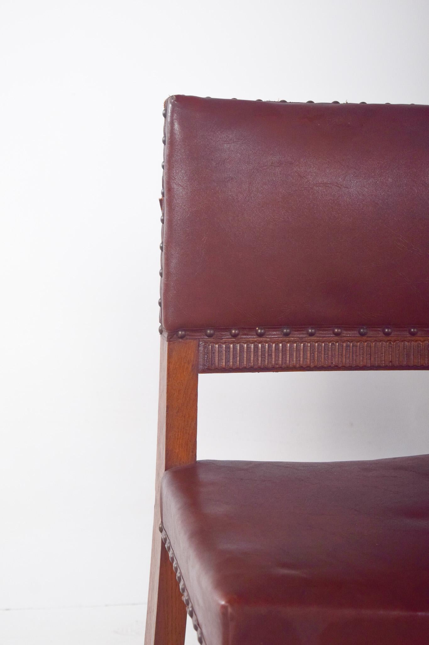 20ième siècle Six chaises avec dossiers et sièges en cuir brun en vente