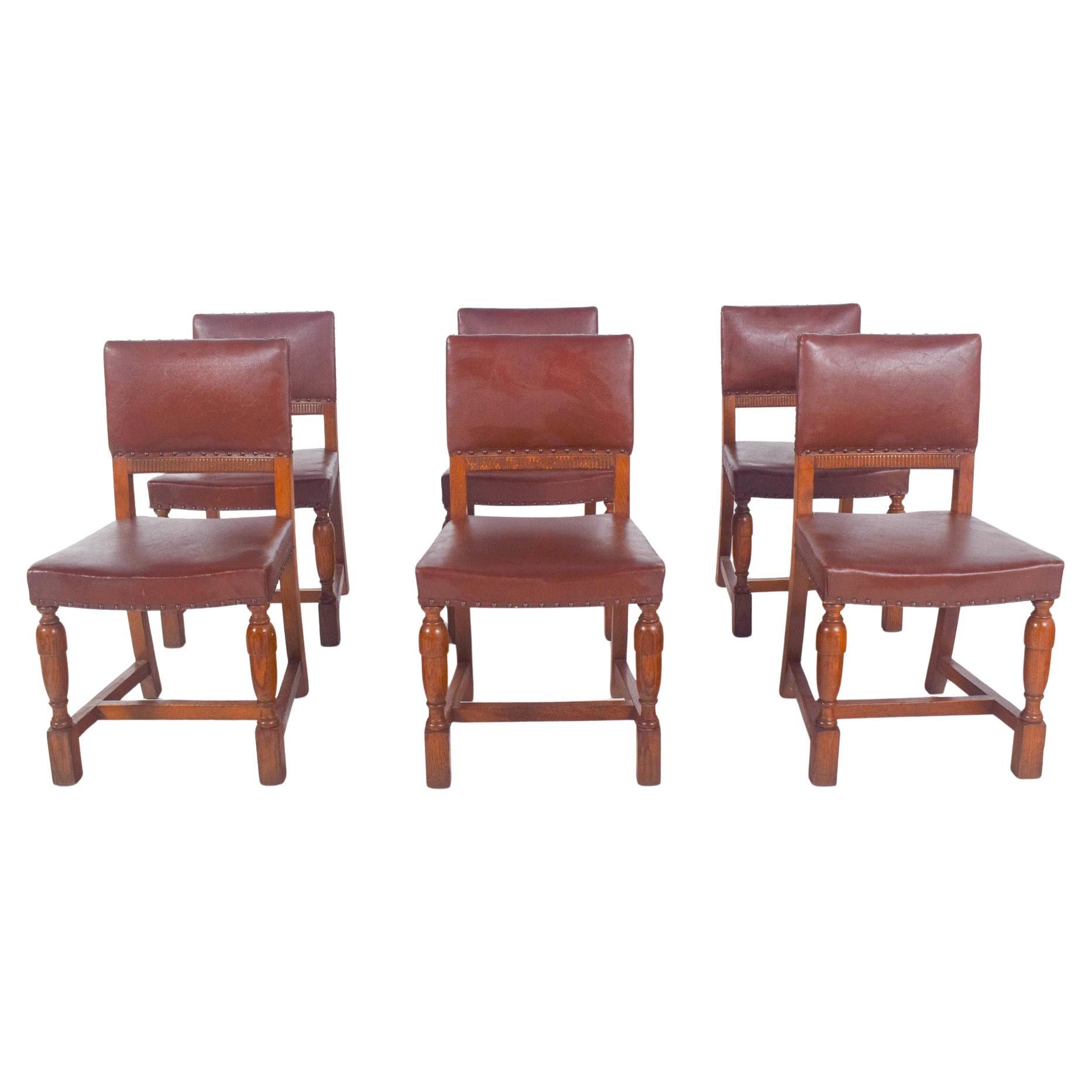 Six chaises avec dossiers et sièges en cuir brun en vente
