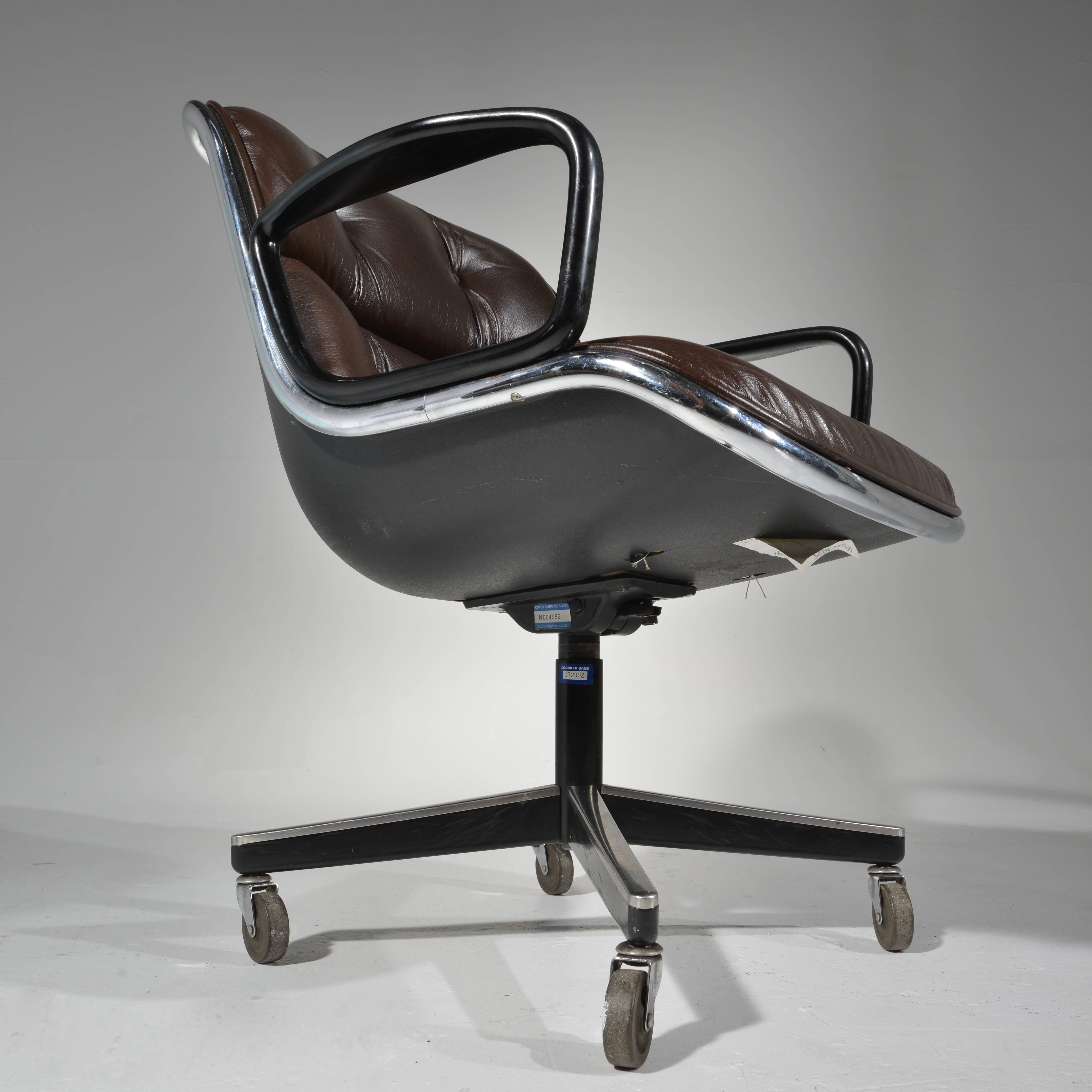 Six Charles Pollock Executive Desk Chair for Knoll 4