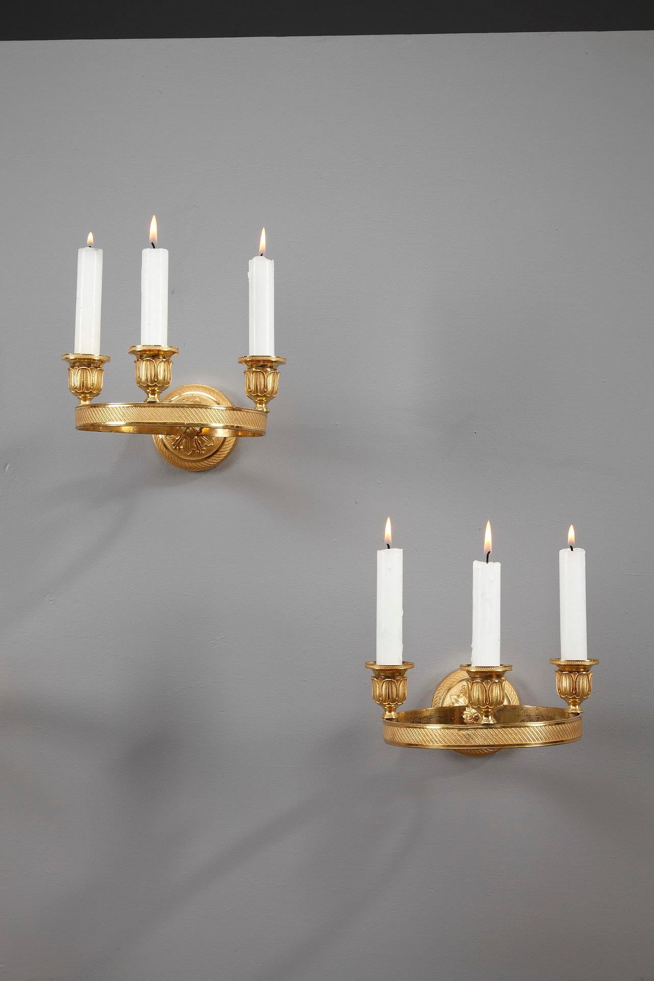 Six Charles X Gilded Bronze Wall Sconces In Good Condition For Sale In Paris, FR
