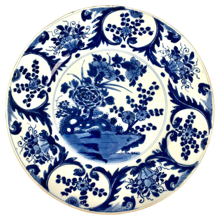 18th Century Six Chinese Blue and White Hand Painted Dishes Kangxi Era Made, circa, 1700