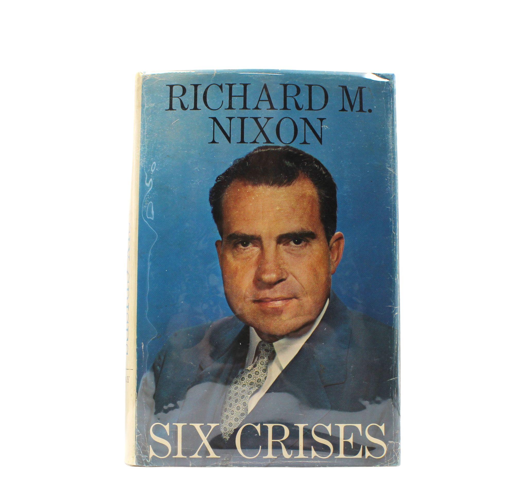 Papier Six Crises, signé par Richard Nixon, première édition, 1962 en vente