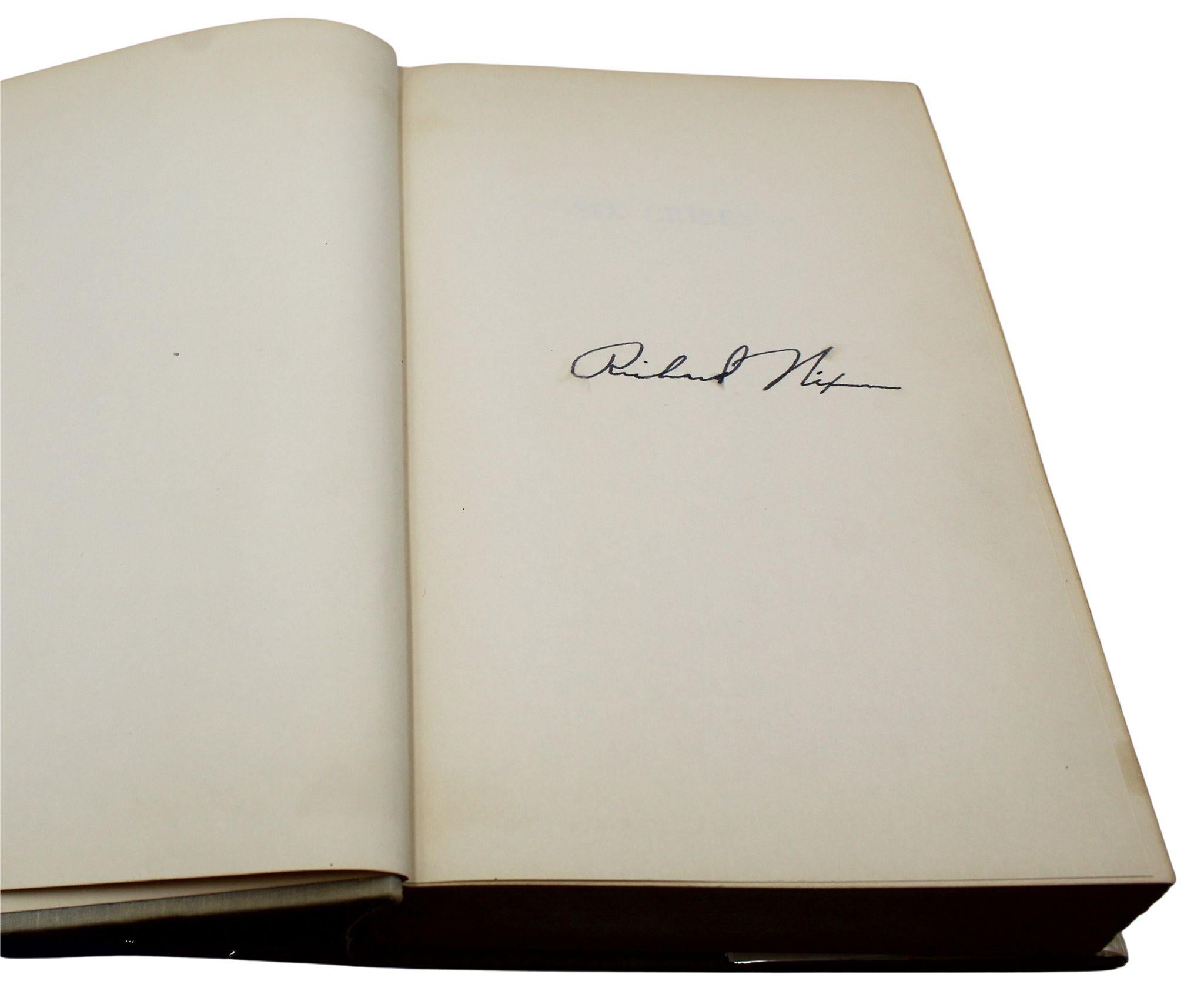 Six Crises, signé par Richard Nixon, première édition, 1962 en vente 2