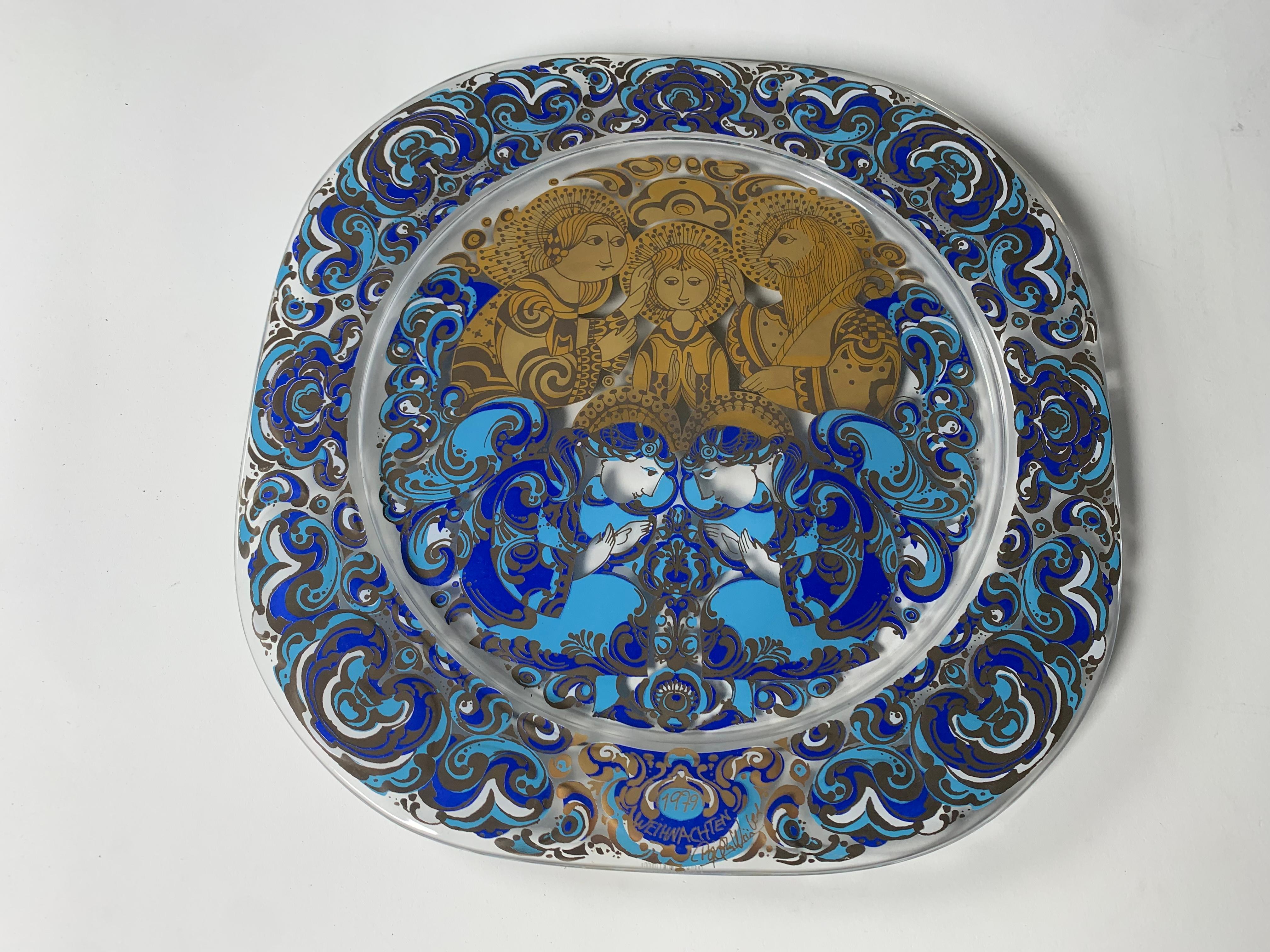 Bjorn Wiinblad for Rosenthal Hand-decorated glass plates in bright colors. With Wiinblad's distinctive look, these plates are as much a decorative piece as they are a festive piece; the colors are exquisite and the classic Wiinblad look. Equipped