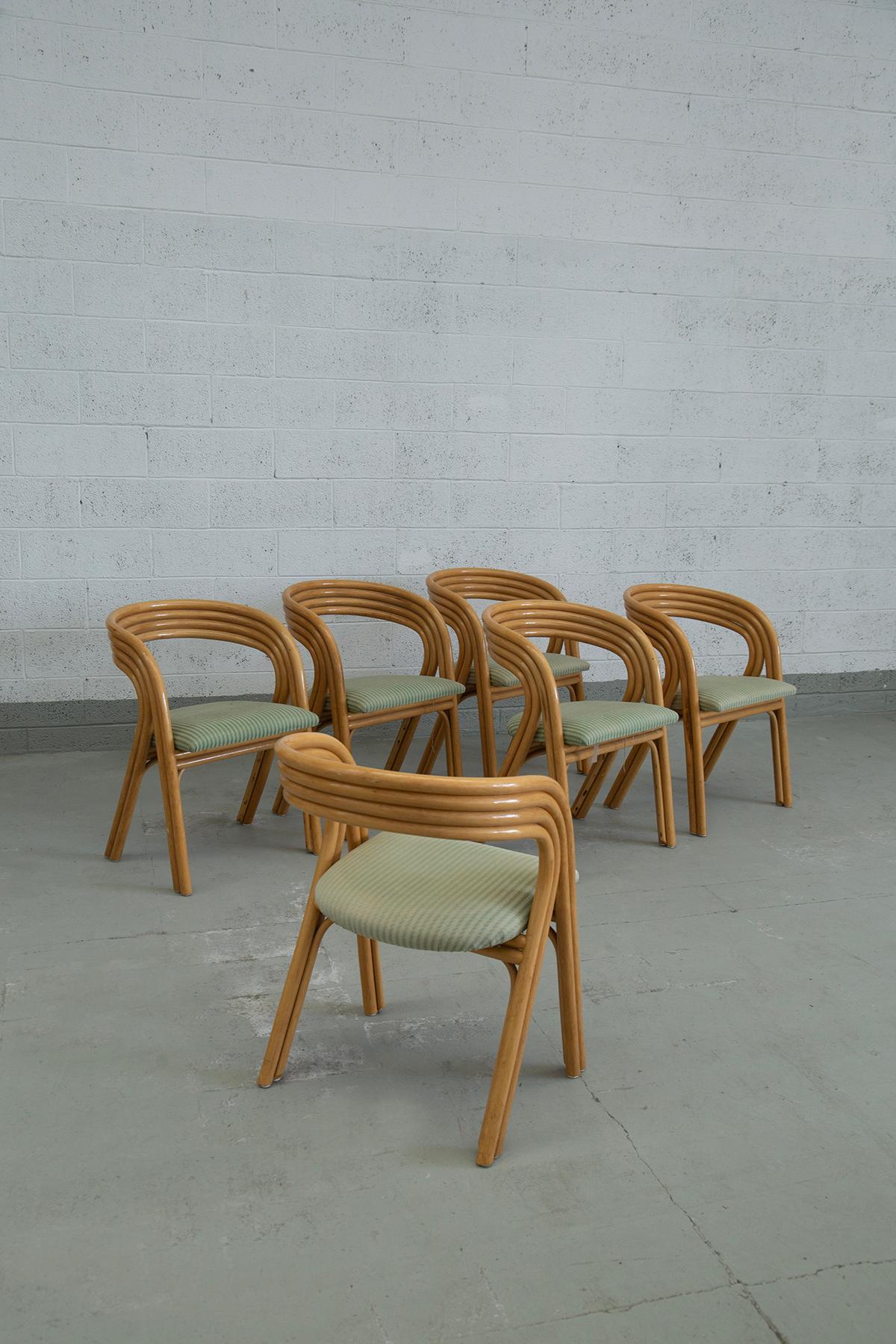 Superb Set of 6 Dining Chairs by Axel Enthoven for Rohé, 1970s – Sculptural Bentwood, Embracing Comfort, and Playful Sophistication

Bring design, character, and personality to the table with this extraordinary set of six dining chairs designed by