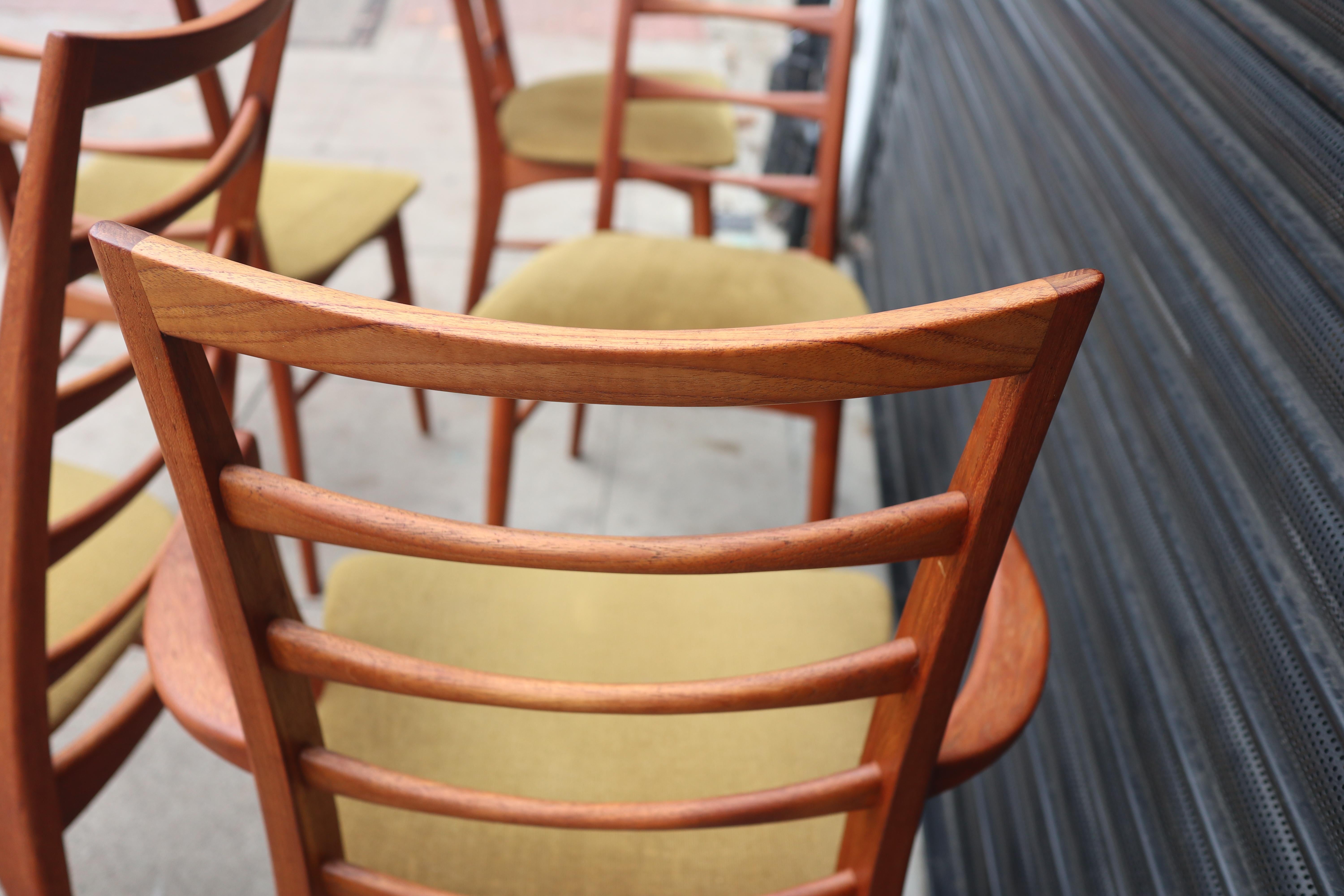 Six Danish 1960s 'Lis' Model teak dining chairs by Niels Koefoed for Hornslet  In Good Condition For Sale In London, GB
