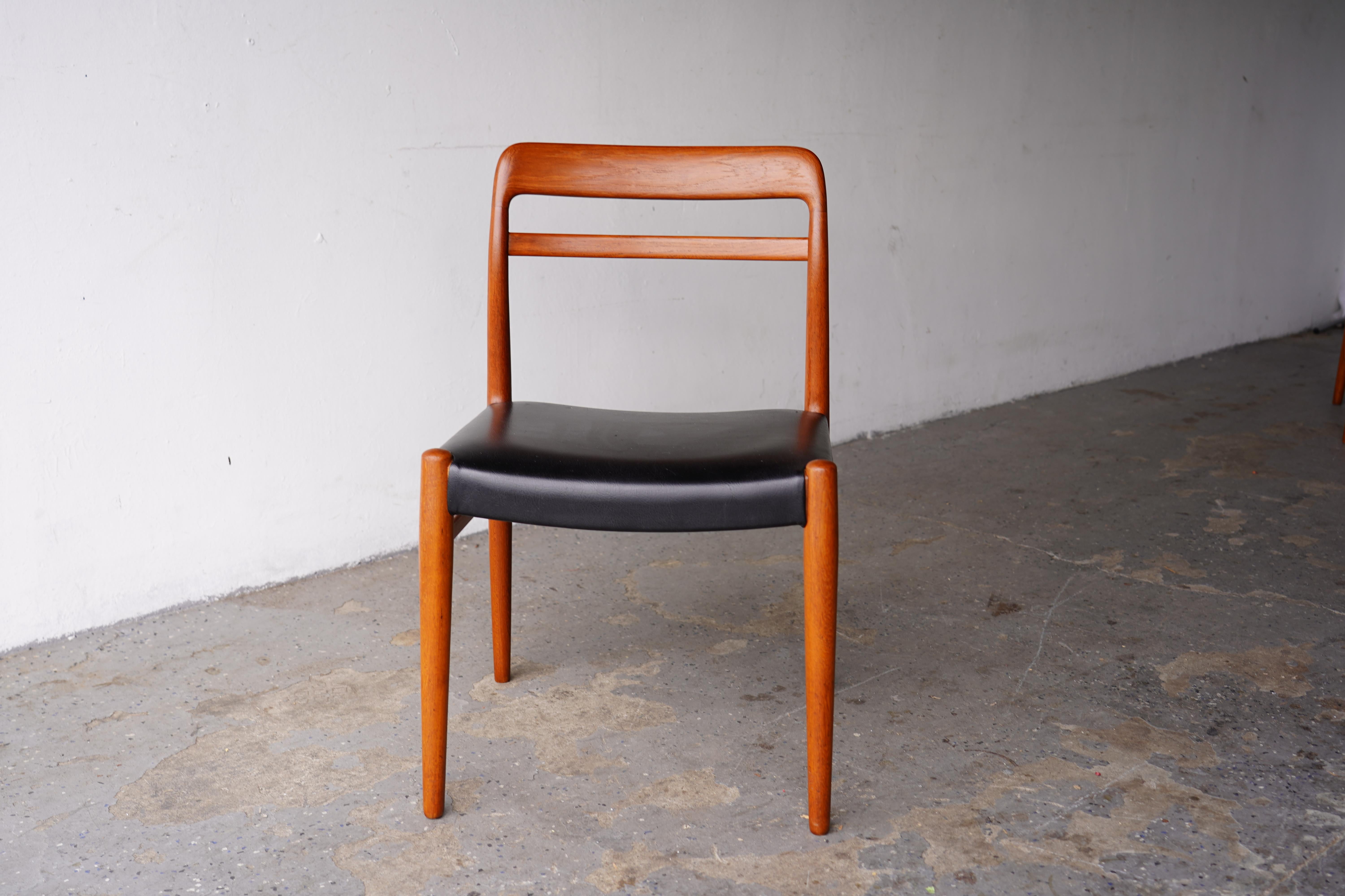 Six Danish Mid-Century Modern Teak Dining Chairs by Gustav Bahus Alf Aarseth (Skandinavische Moderne) im Angebot