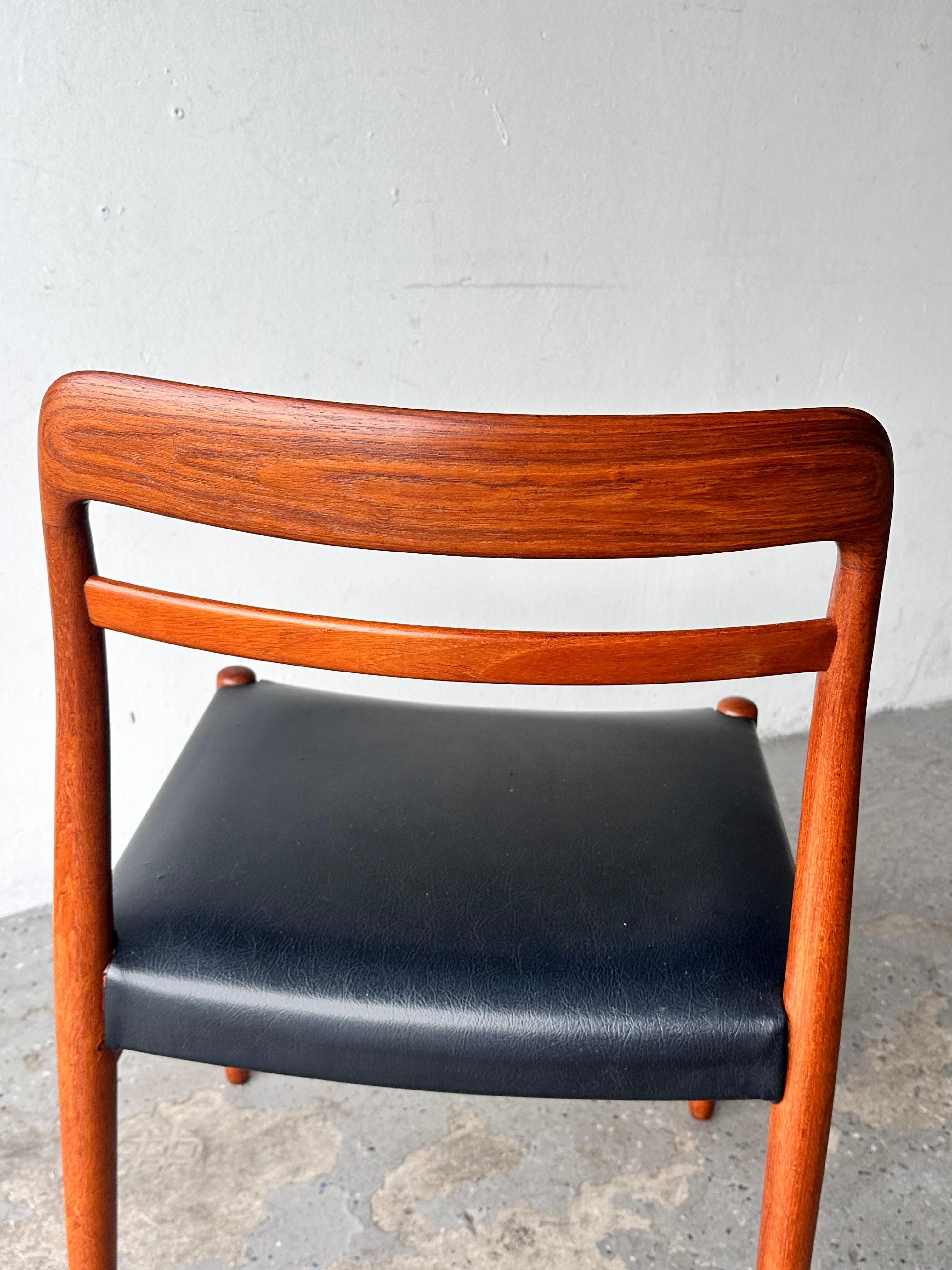 Six Danish Mid-Century Modern Teak Dining Chairs by Gustav Bahus Alf Aarseth (Mitte des 20. Jahrhunderts) im Angebot