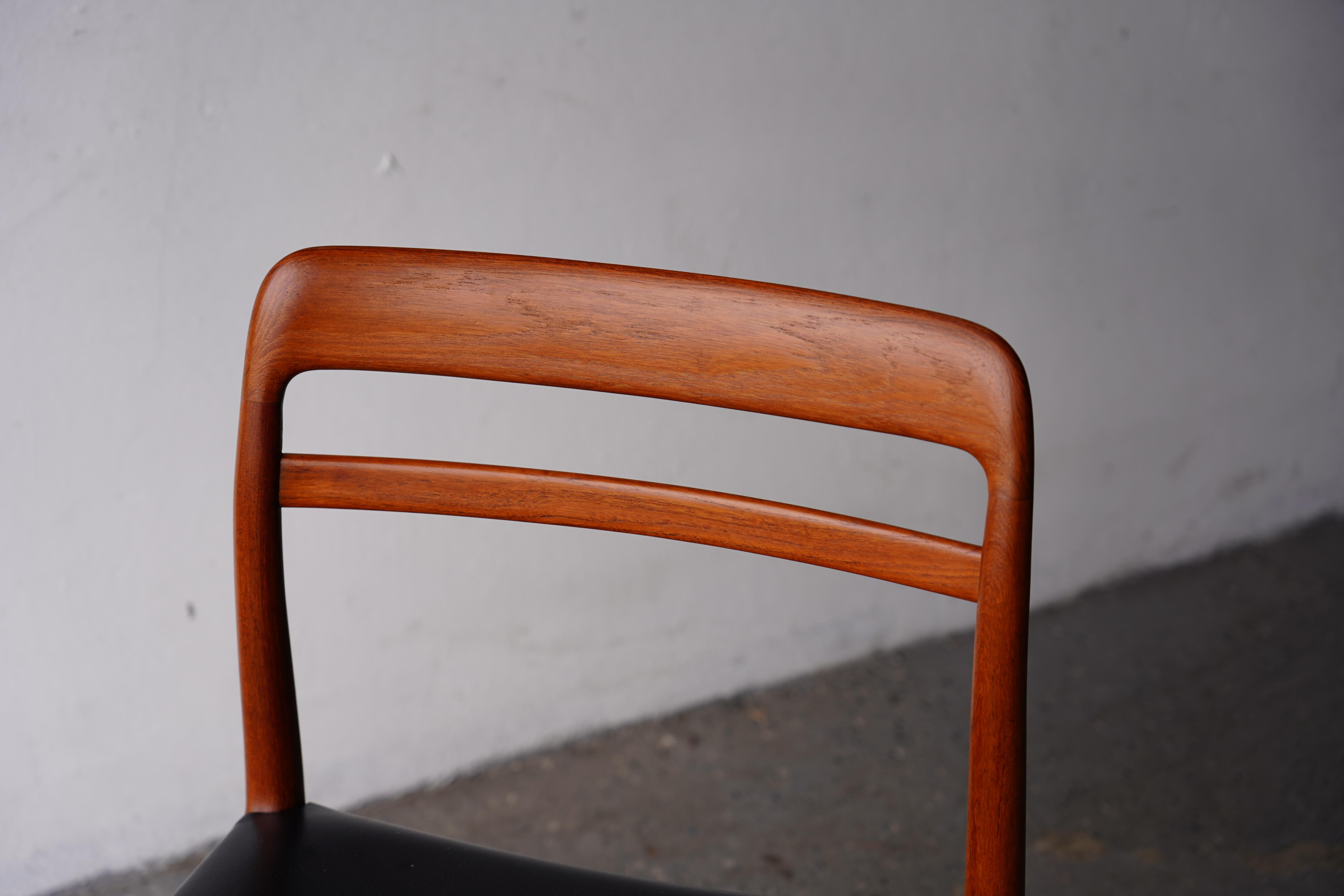 Six Danish Mid-Century Modern Teak Dining Chairs by Gustav Bahus Alf Aarseth (Teakholz) im Angebot