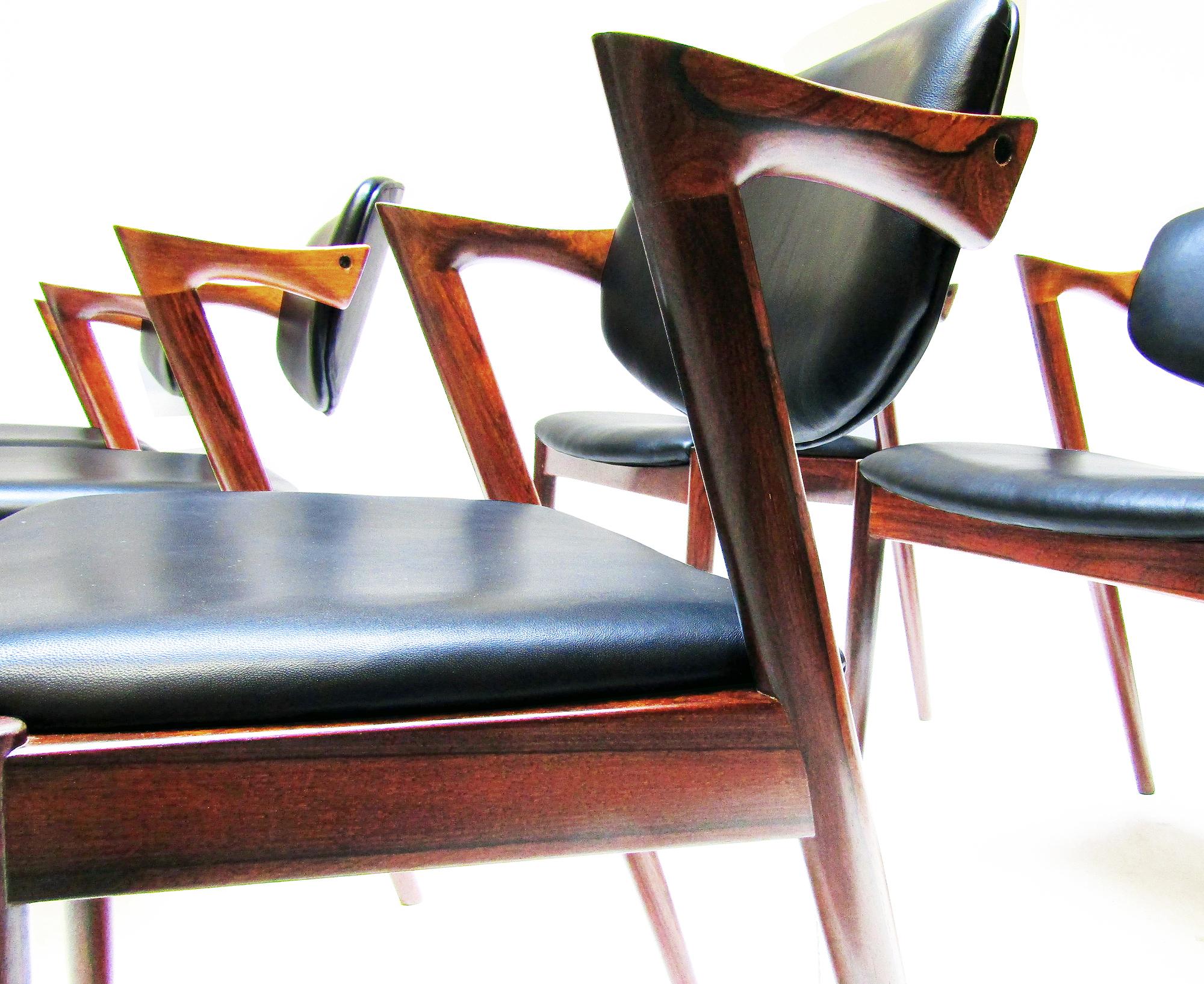 Seis sillas de comedor danesas modelo 42 de palisandro por Kai Kristiansen - Retapizadas Moderno de mediados de siglo en venta