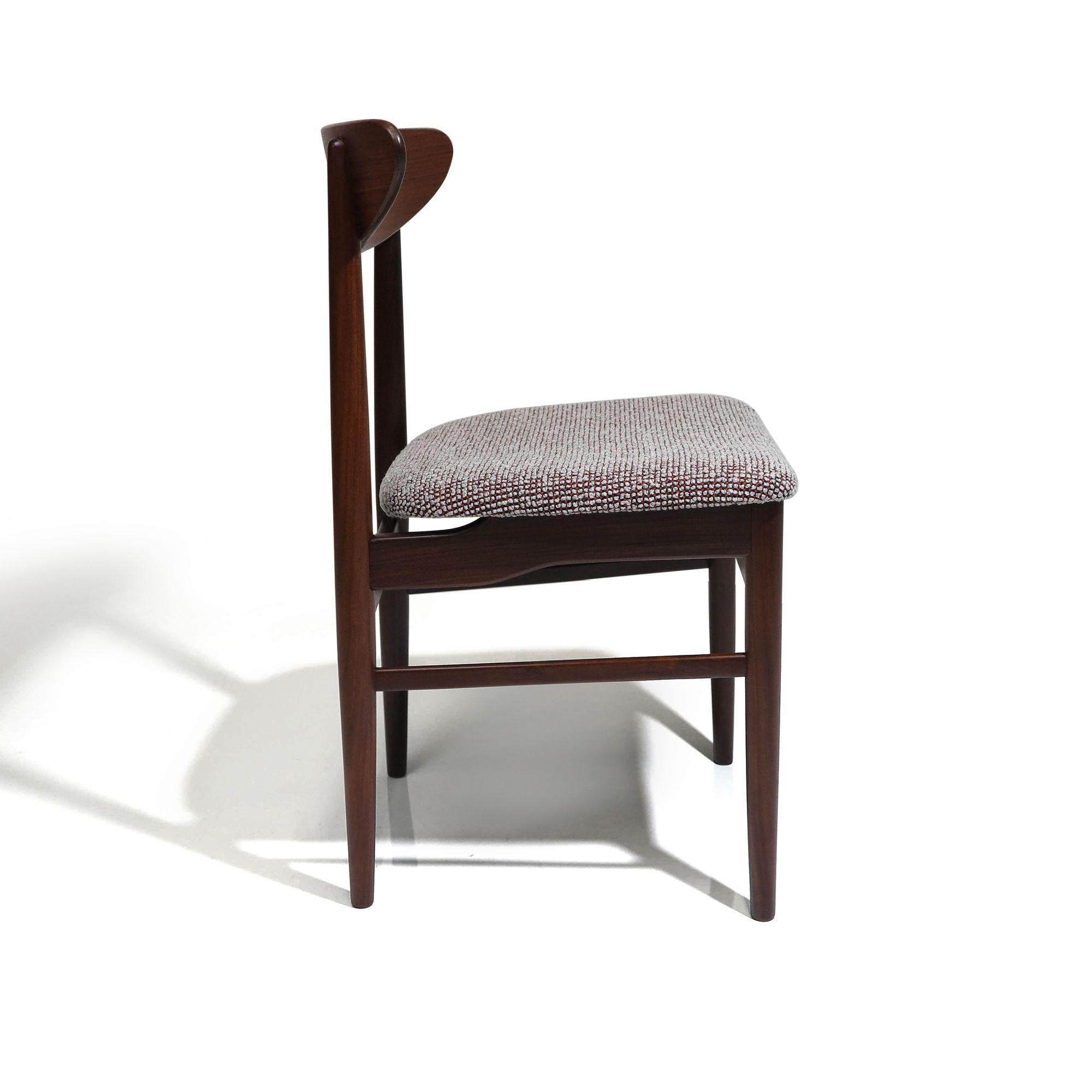 20ième siècle Six chaises de salle à manger danoises en teck par E.W Bach en vente
