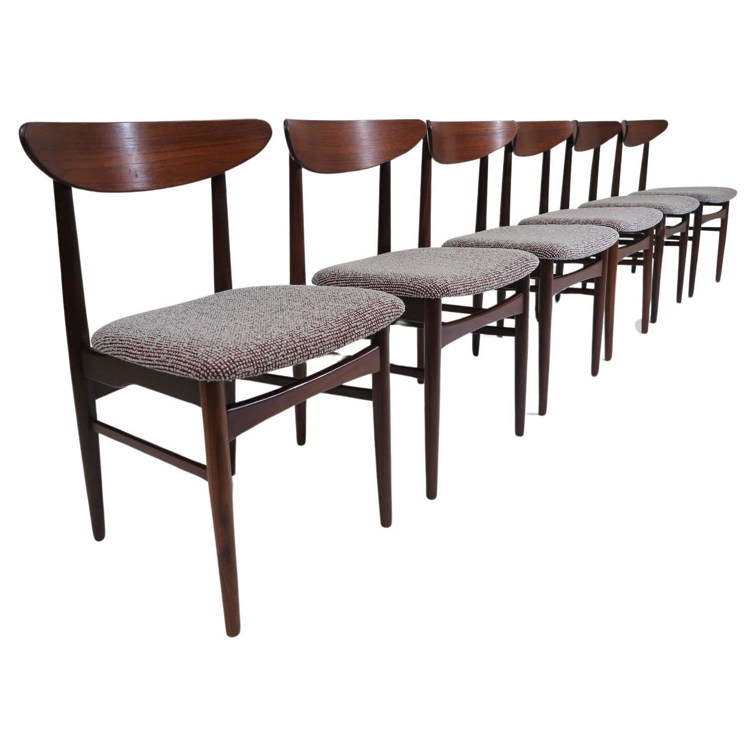 Six chaises de salle à manger danoises en teck par E.W Bach en vente