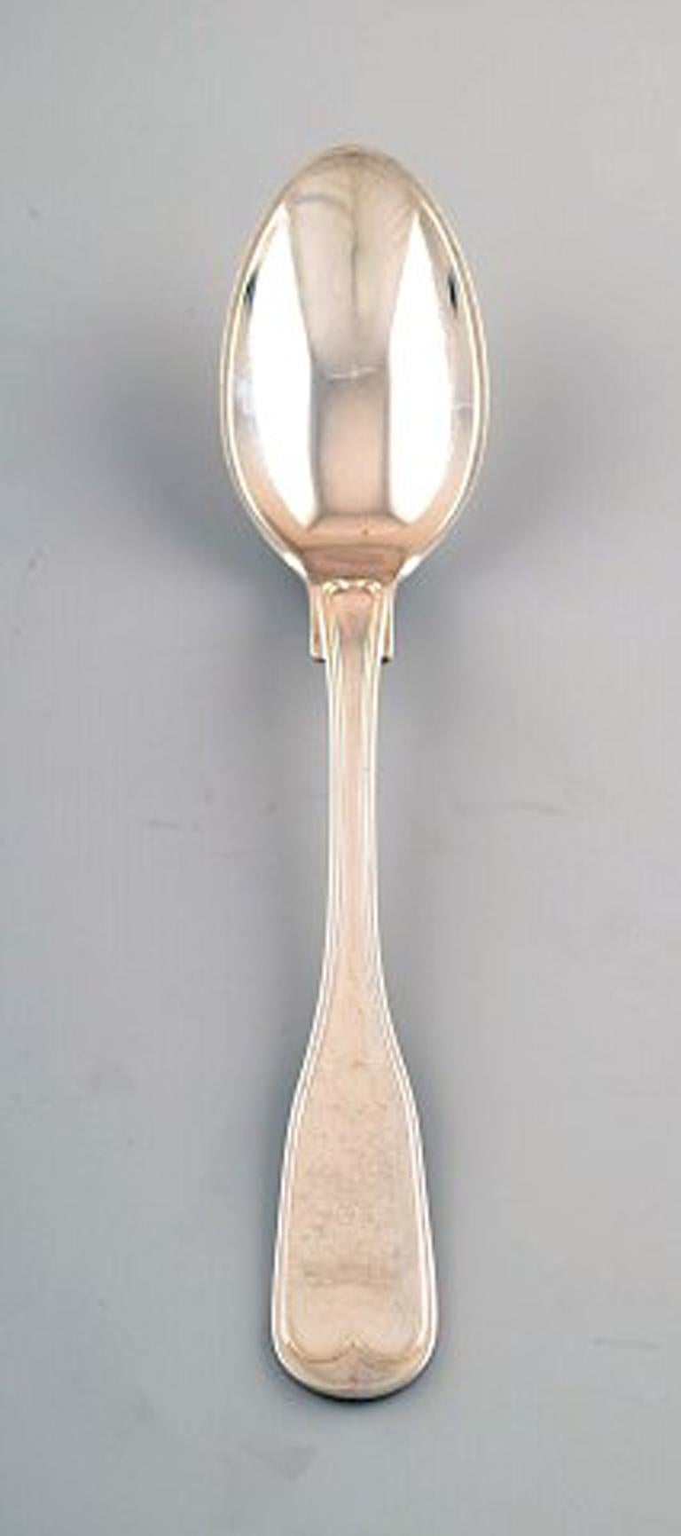 Six dessert spoons, old rifled Danish silver 0.830.
Guardein: Jens Sigsgaard.
Measures: 18.5 cm.
In very good condition.
Stamped.