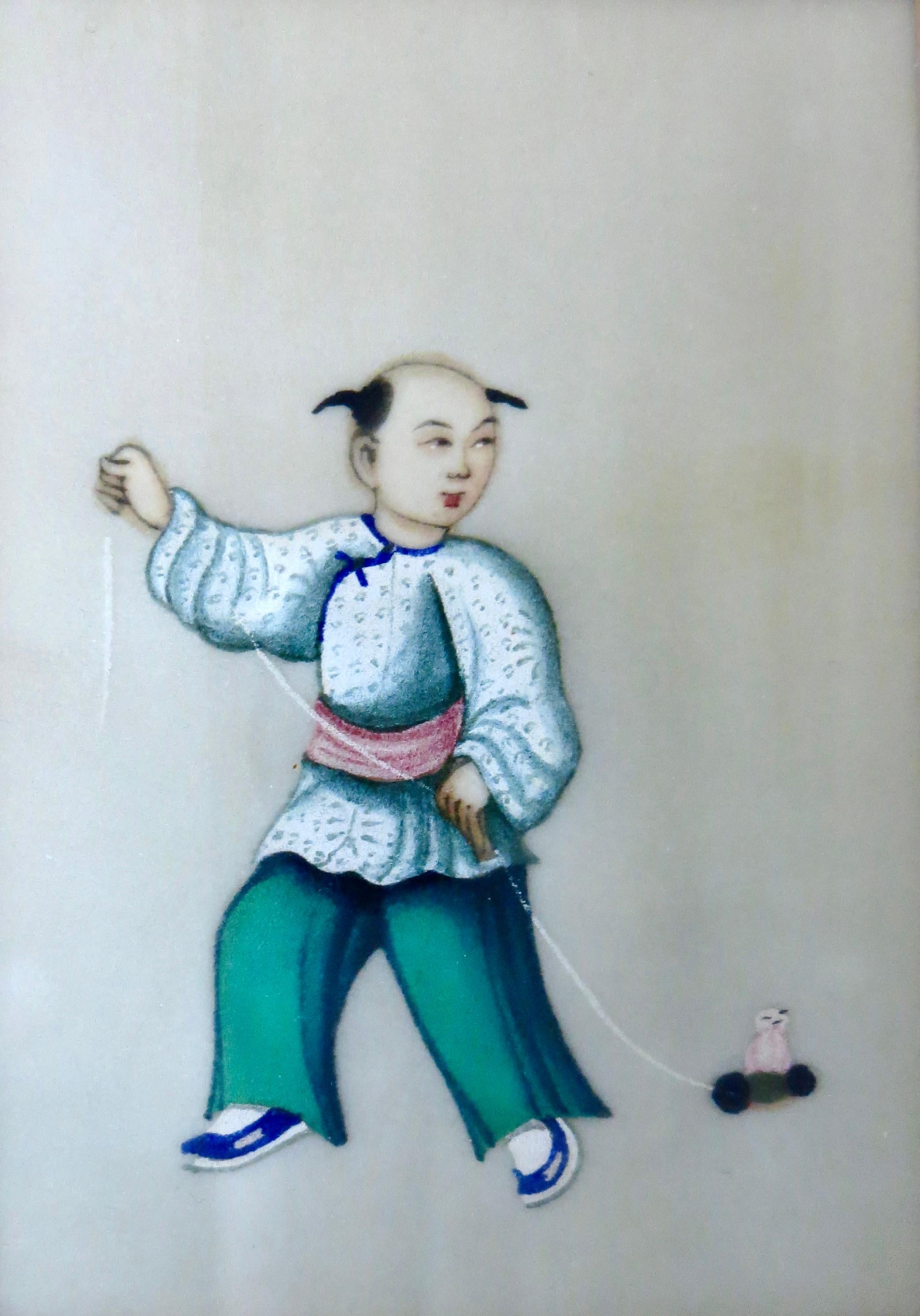 Six petits objets du 19e siècle. Peintures à la moelle chinoises Qing montées dans (3) cadres assortis en vente 2