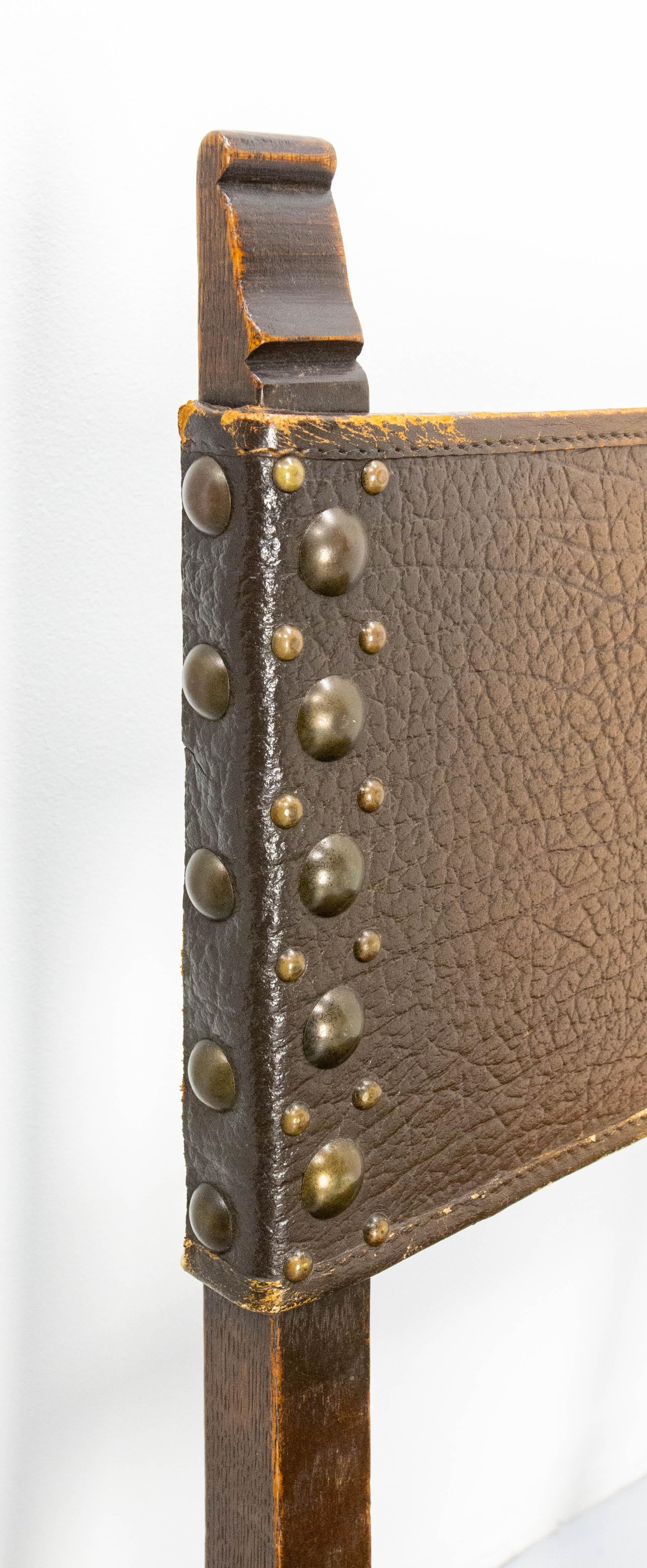 Six Dining Chairs Antique Mid-20th Century Spanish Studs Leather & Chestnut For Sale 10