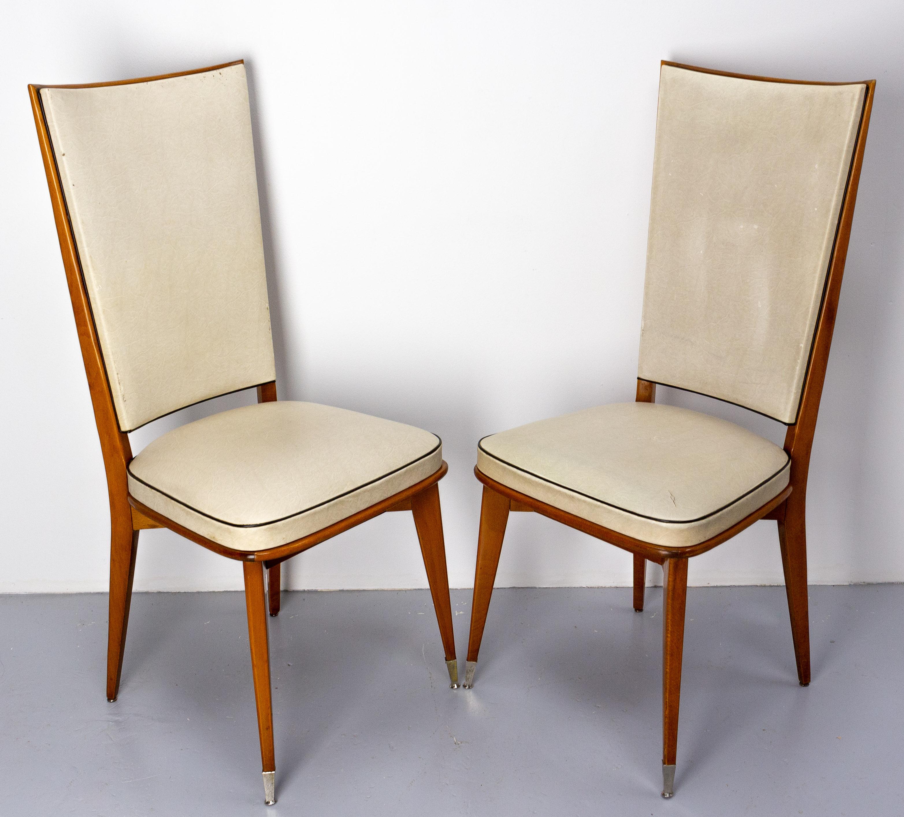 Sechs Esszimmerstühle aus Buche und Skai zur Restaurierung, französisch, Mitte des Jahrhunderts, um 1950 im Zustand „Gut“ im Angebot in Labrit, Landes