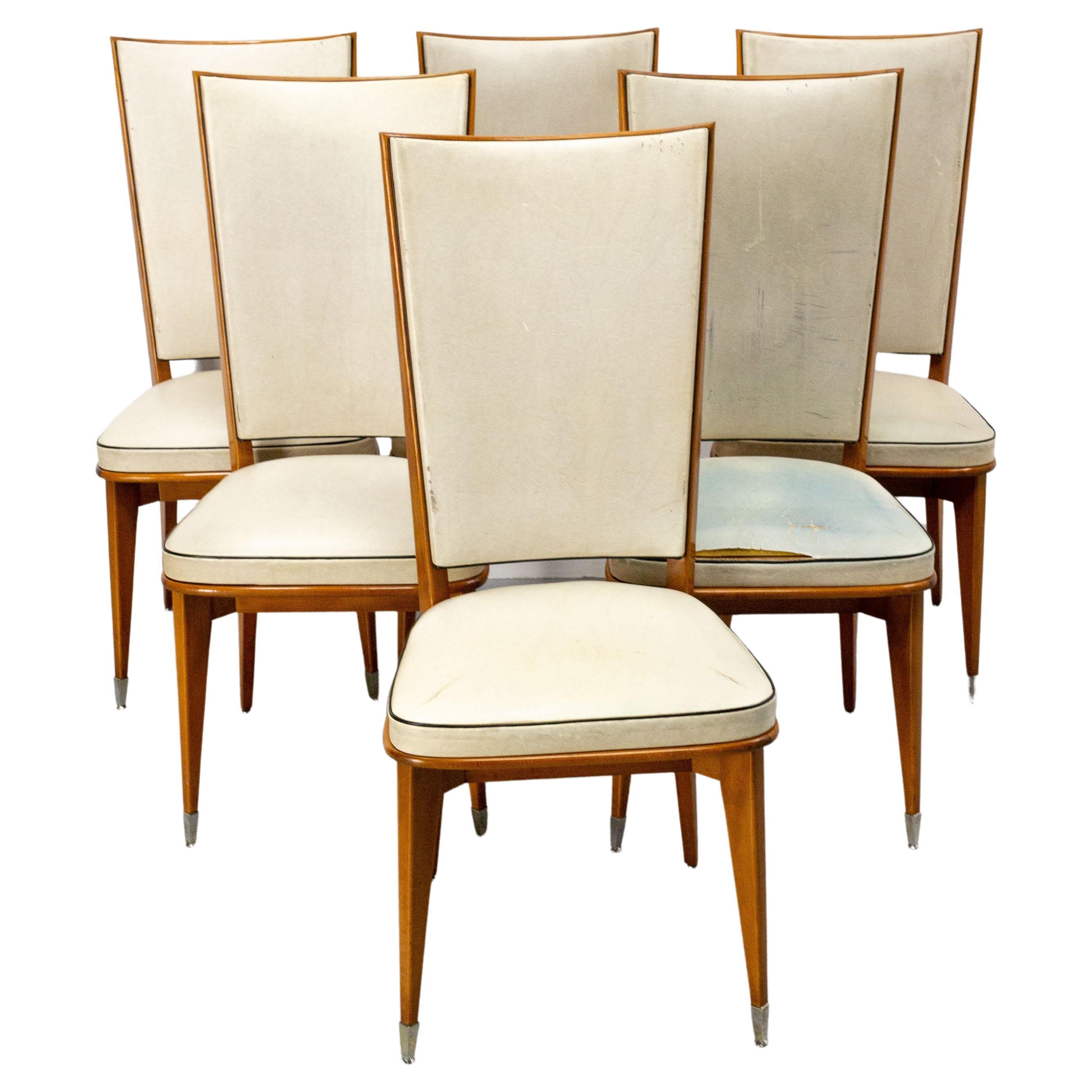 Sechs Esszimmerstühle aus Buche und Skai zur Restaurierung, französisch, Mitte des Jahrhunderts, um 1950 im Angebot