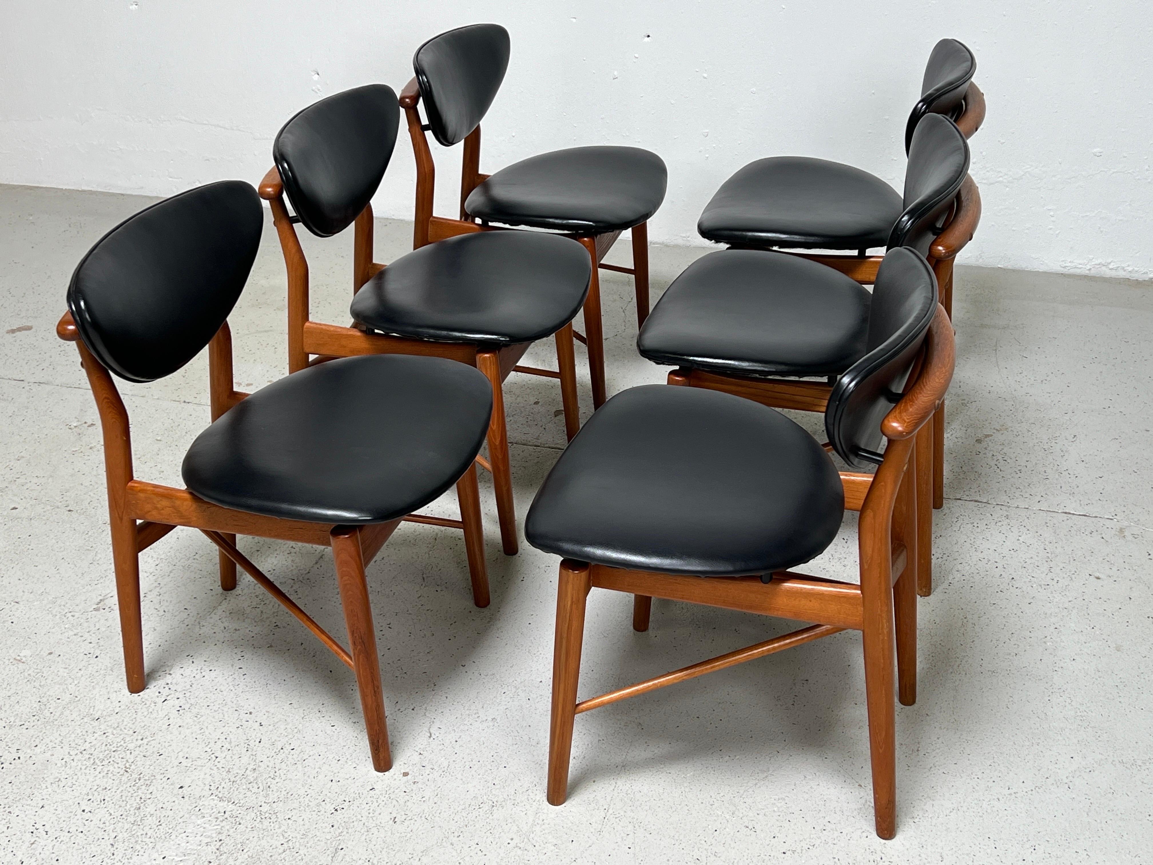 Teck Six chaises de salle à manger de Finn Juhl pour Niels Vodder en vente