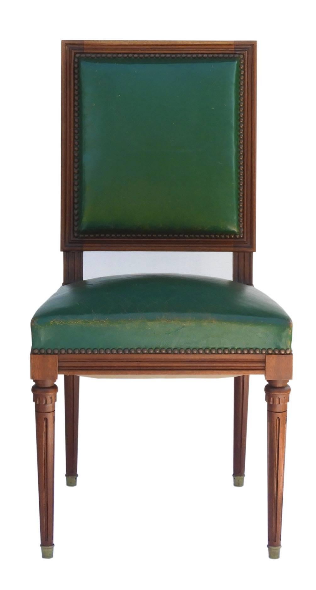 Sechs Esszimmerstühle Französisch Louis XVI Revival Grünes Leder gepolstert:: um 1920 im Zustand „Gut“ in Mimizan, FR