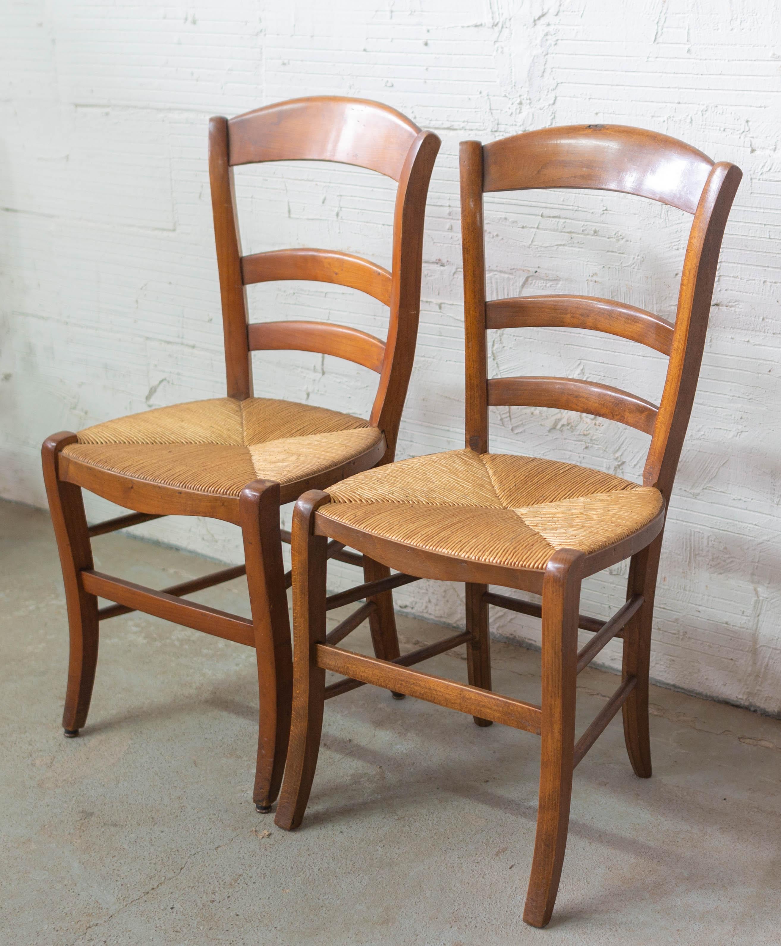 Six Dining Chairs French Country Ladder Back Rush Seats, Early 20th Century 7