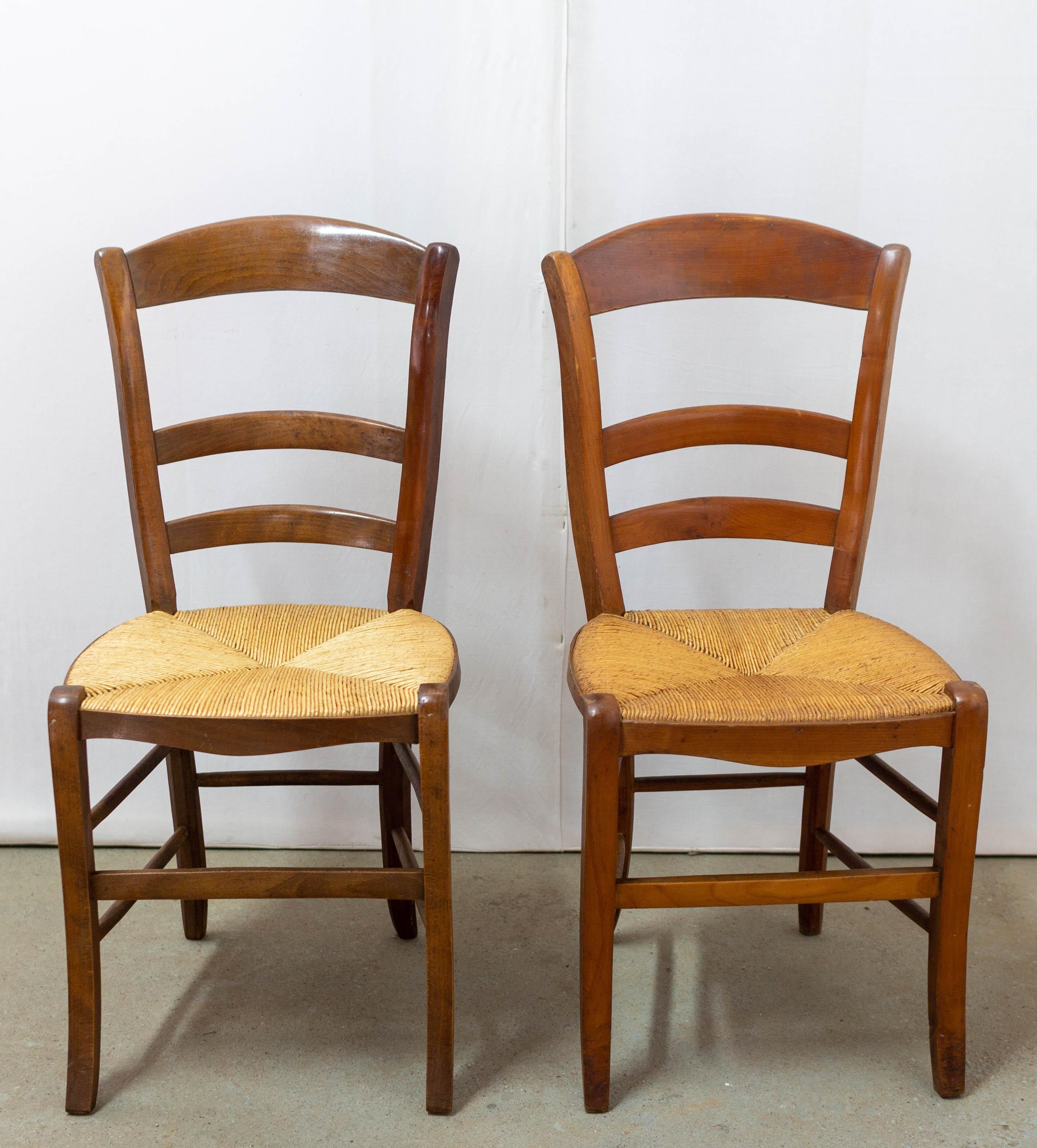 Six Dining Chairs French Country Ladder Back Rush Seats, Early 20th Century 2