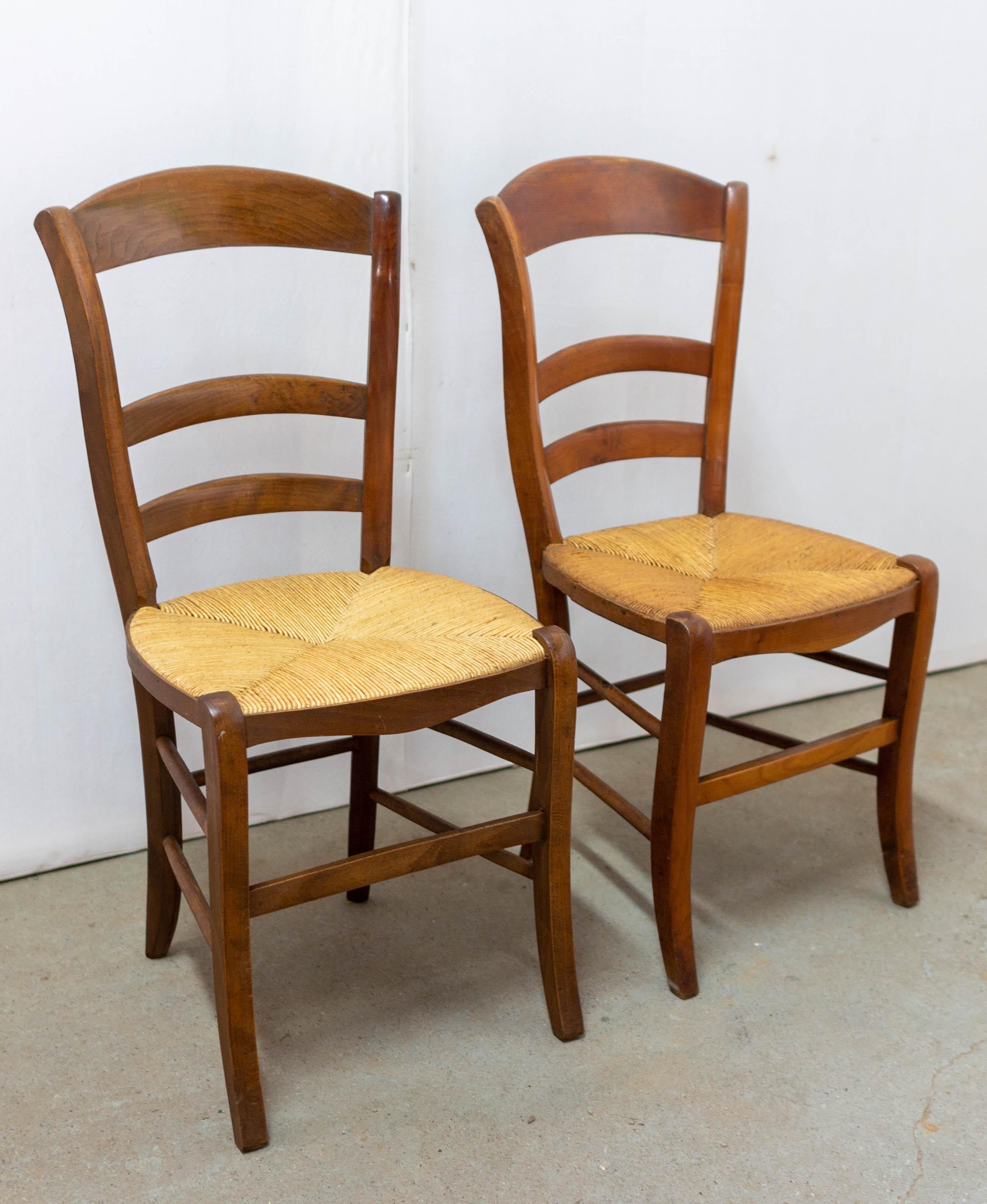 Six Dining Chairs French Country Ladder Back Rush Seats, Early 20th Century 3