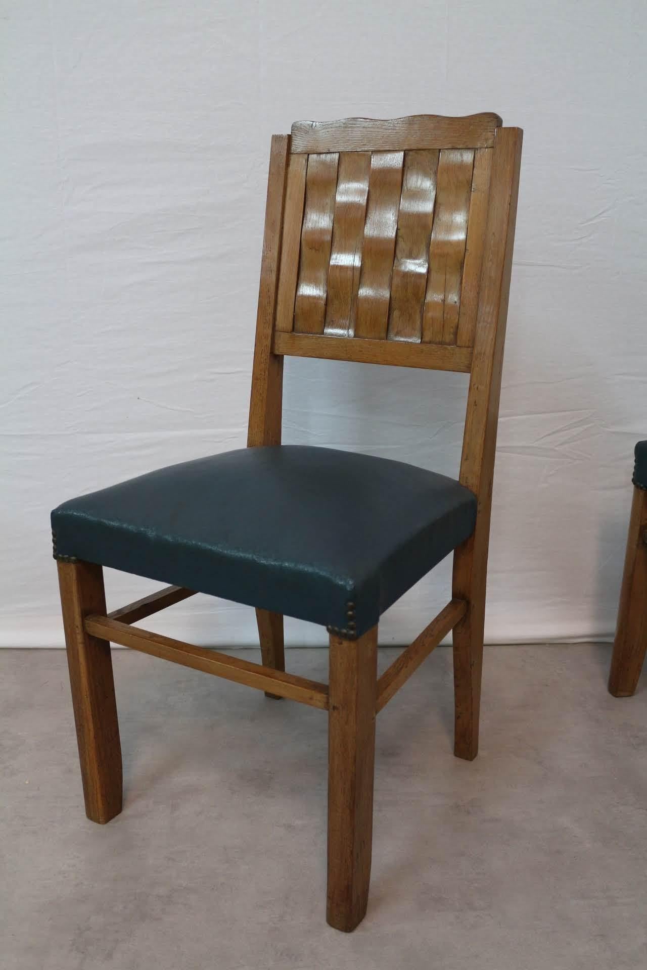 Six chaises de salle à manger Français du milieu du siècle, circa 1950 1