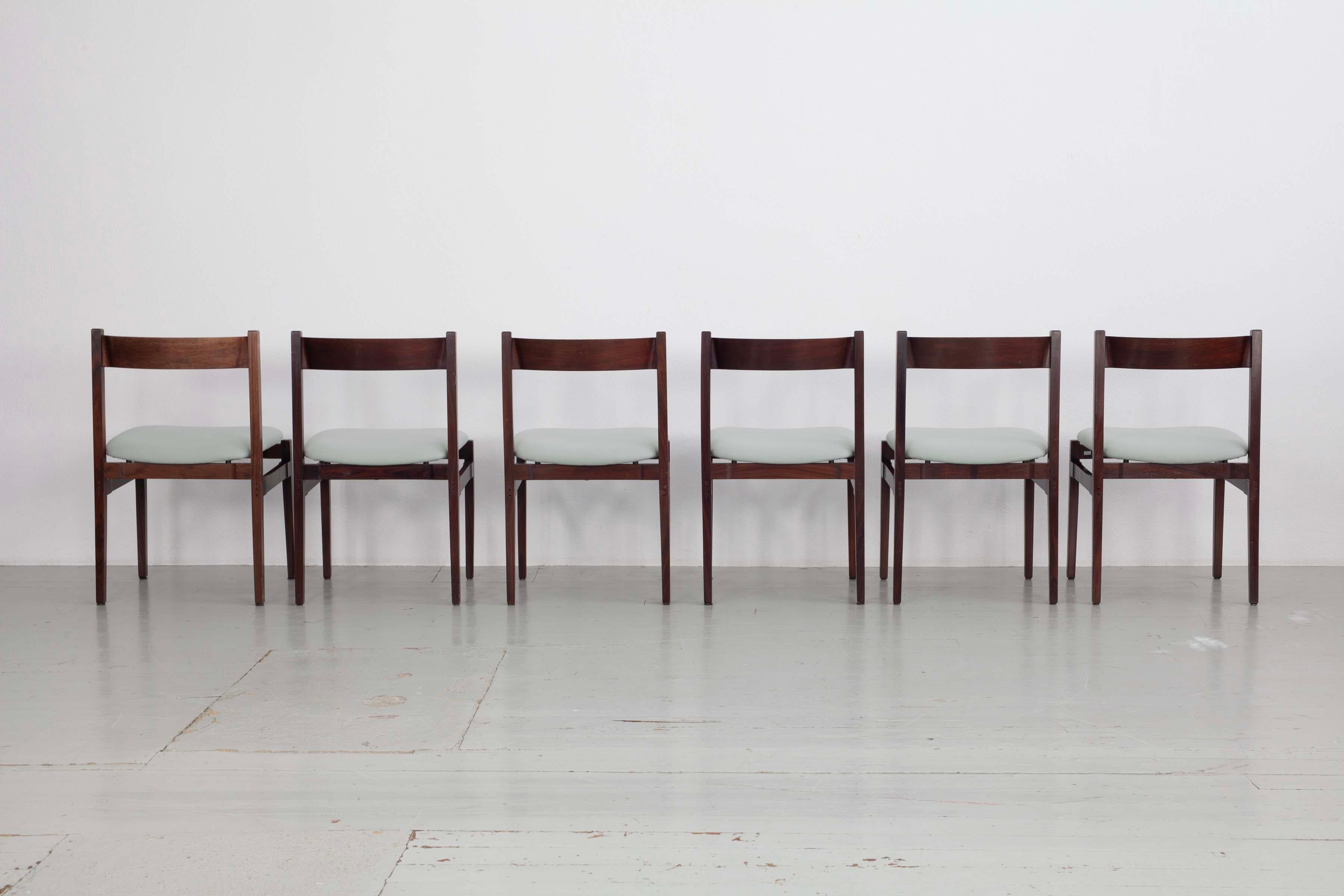 Satz von 6 Esszimmerstühlen „Modell 101“, entworfen von Gianfranco Frattini (Italienisch) im Angebot