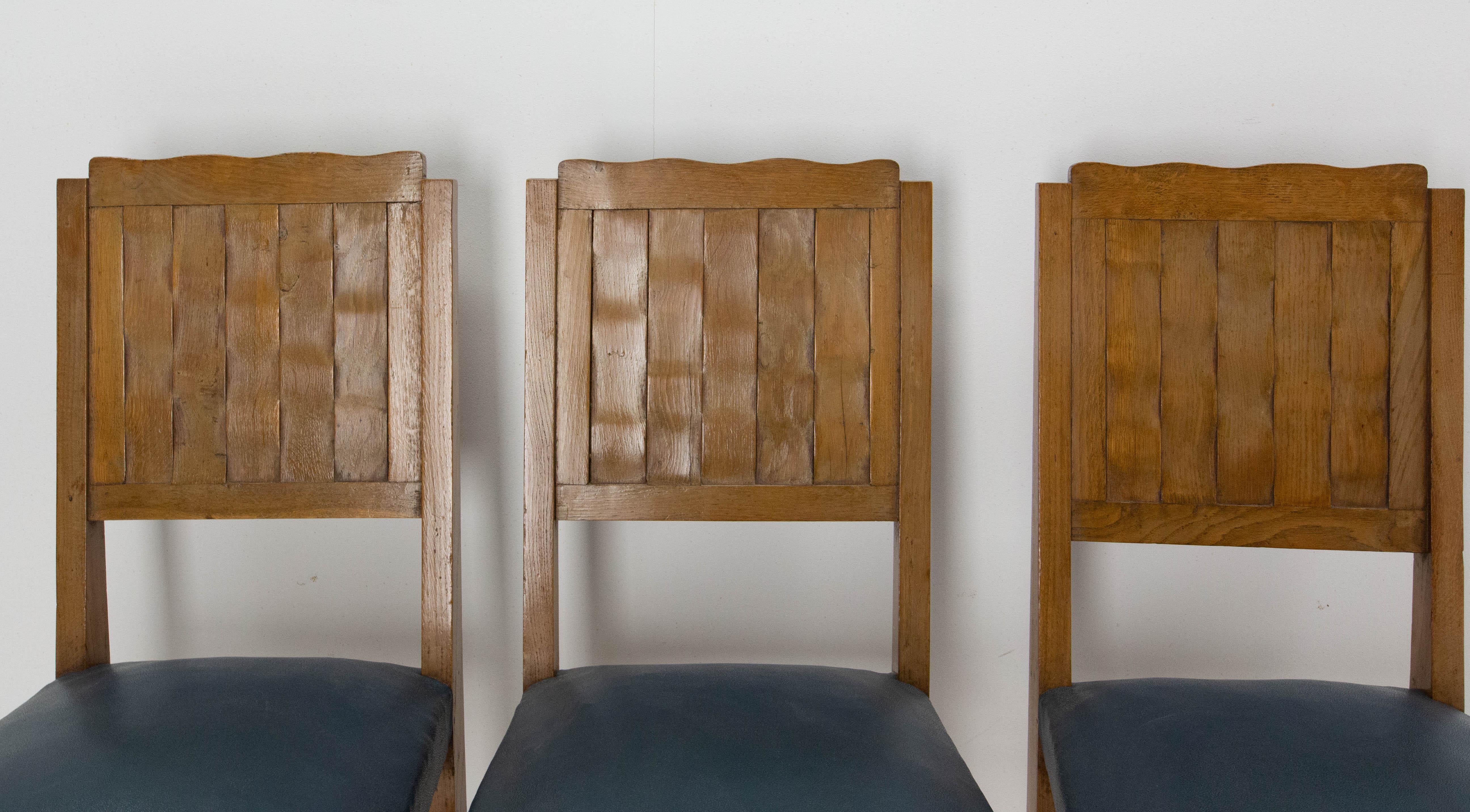 Six Dining Oak Chairs Carved Backs Imitation Weaving French, circa 1950 In Good Condition For Sale In Labrit, Landes