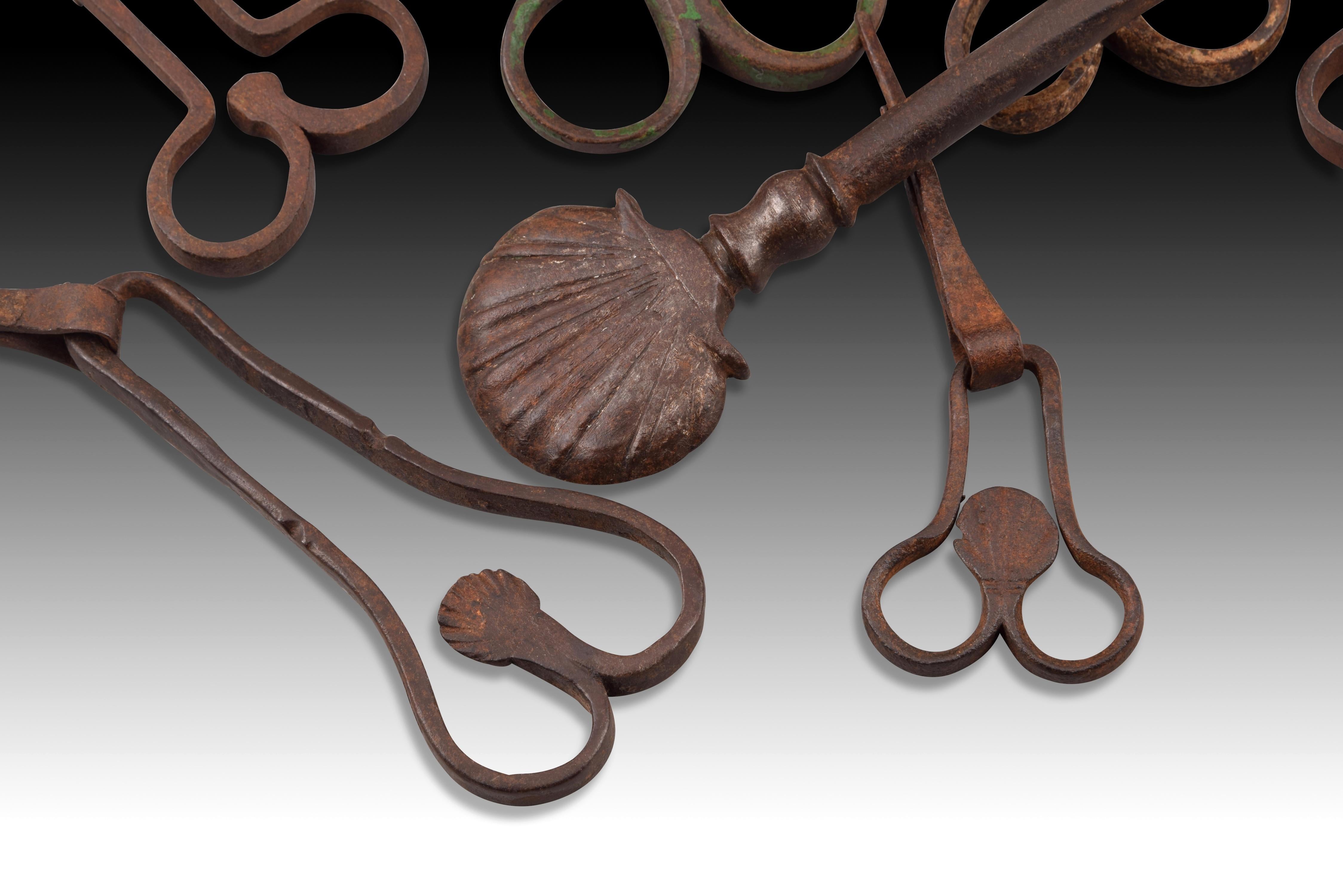 Renaissance Six Door Handles and Latch Wrought Iron Set, 16th Century