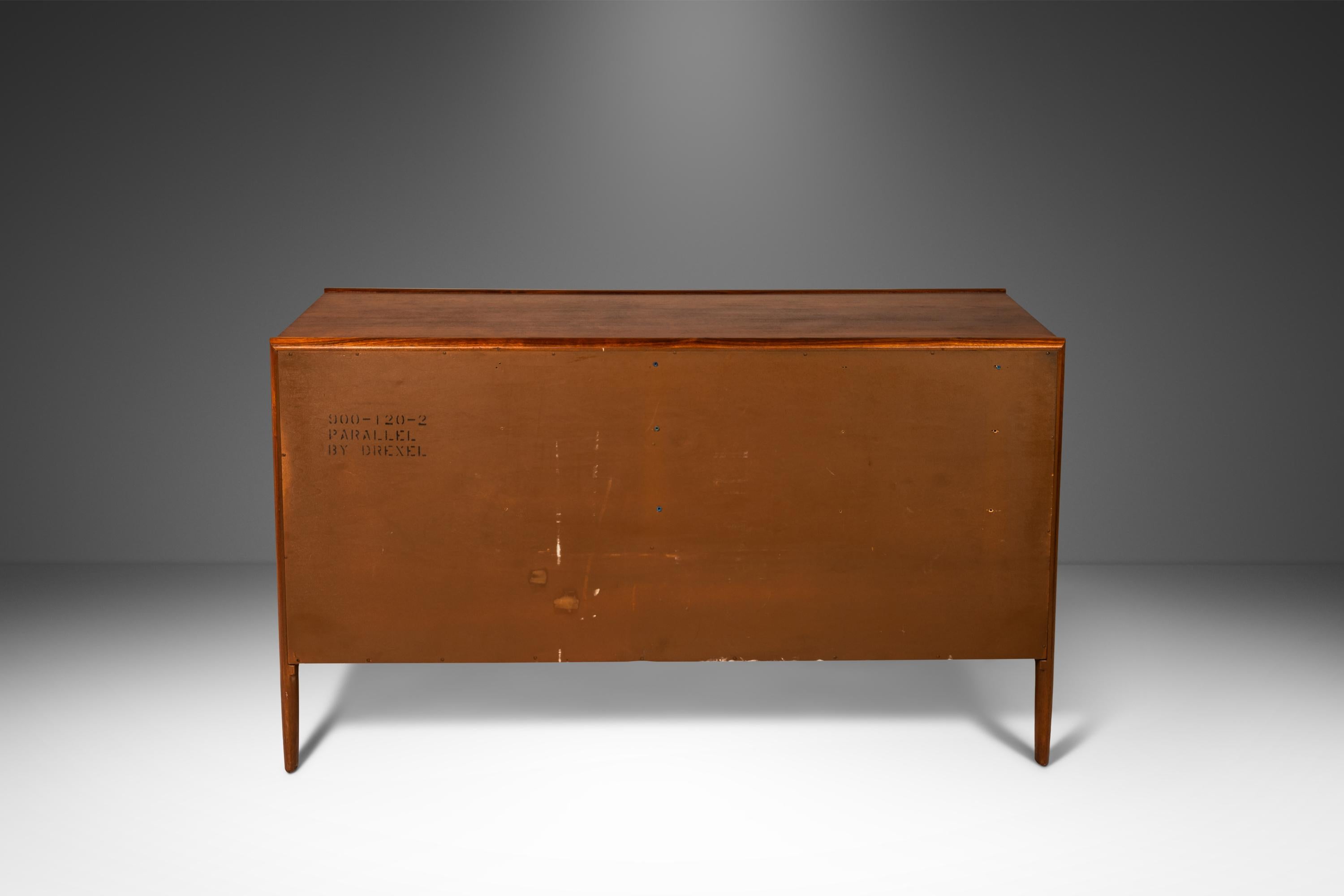 Mid-Century moderno Comò a sei cassetti di Barney Flagg per Parallele Line di Drexel, USA, c.C.  1960's in vendita
