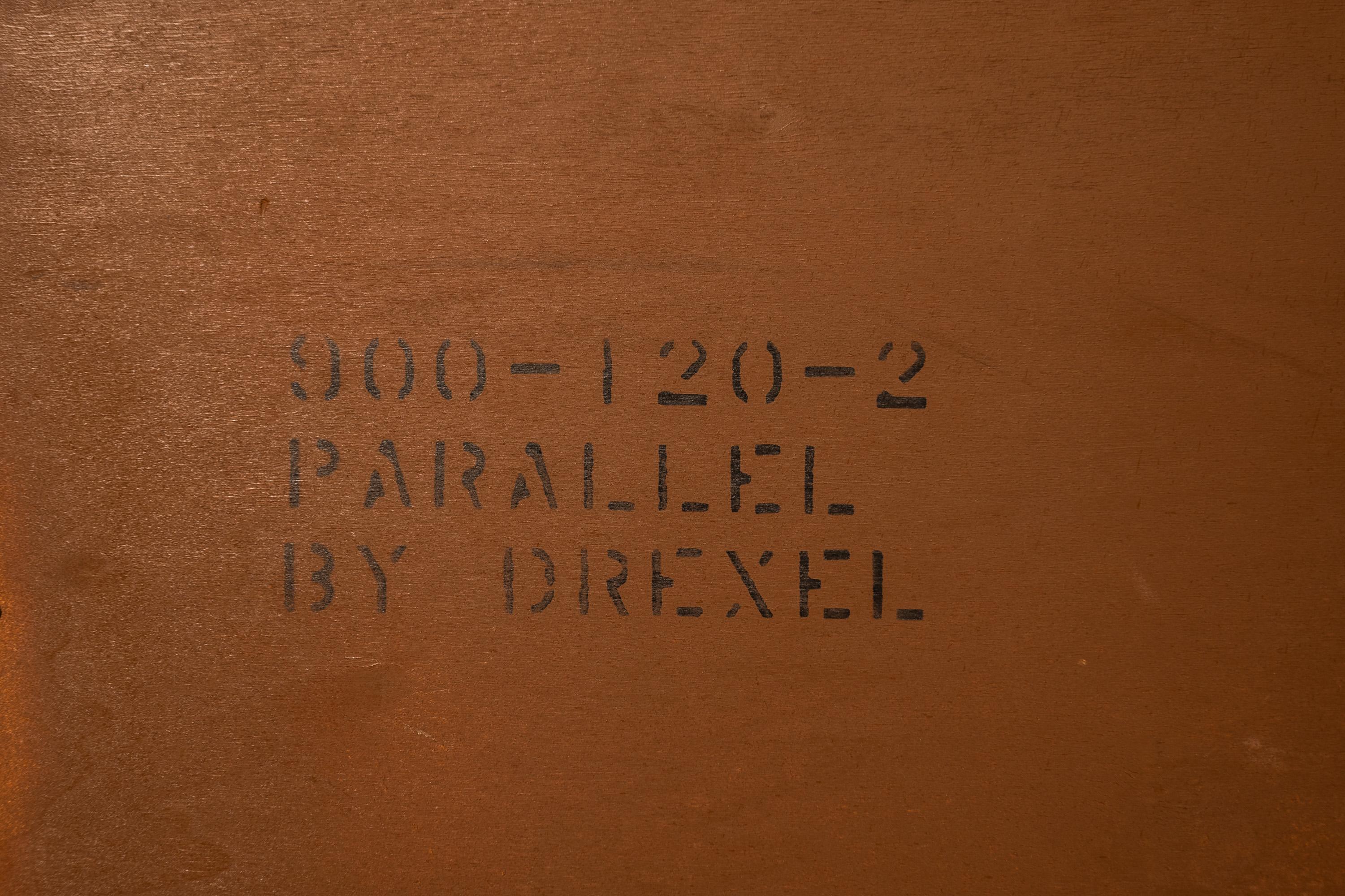Comò a sei cassetti di Barney Flagg per Parallele Line di Drexel, USA, c.C.  1960's in vendita 2