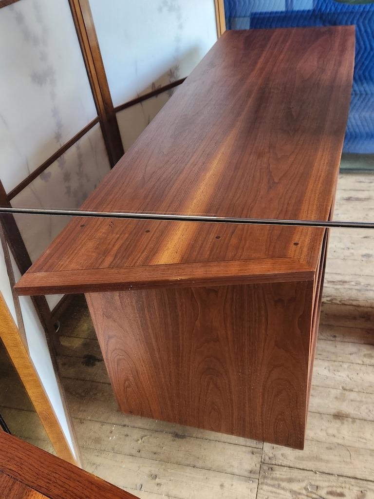 Cómoda de seis cajones George Nakashima Origins Widdicomb 1962 Tallado