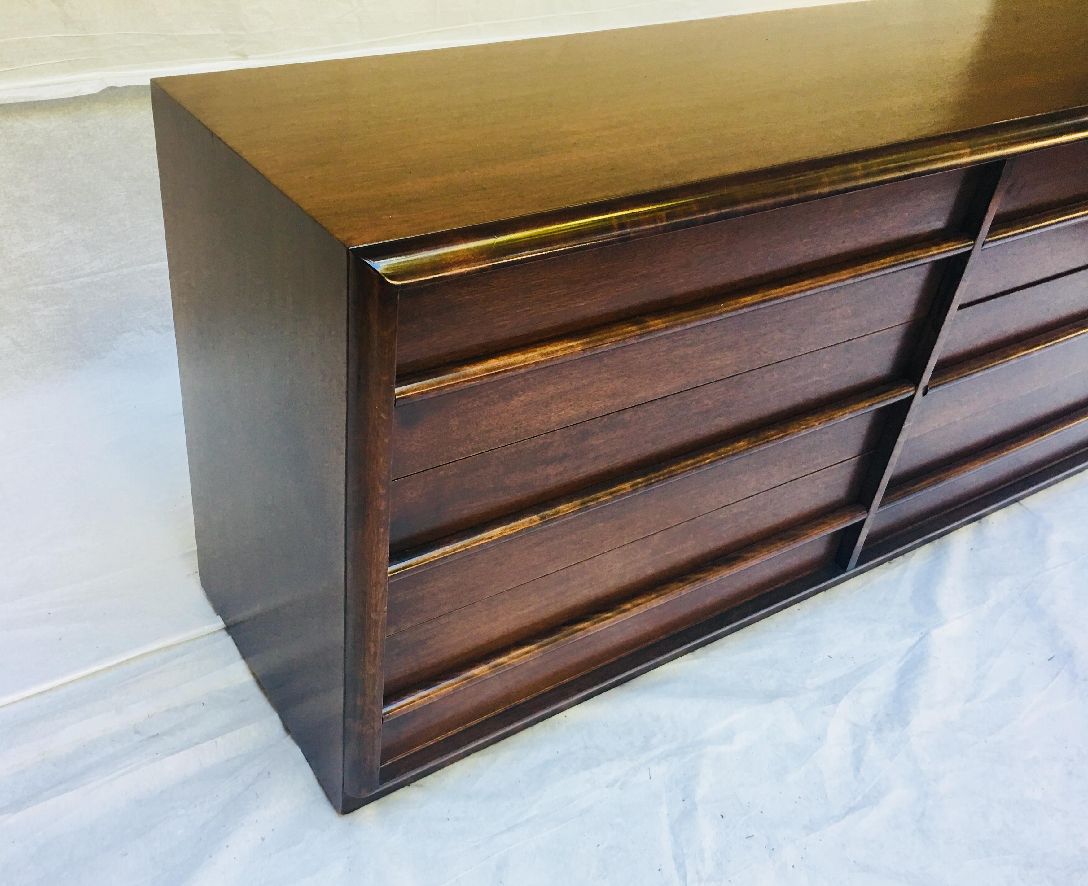 Mid-Century Modern  T.H. Robsjohn-Gibbings for Widdicomb,  1950s Six-drawer dresser.