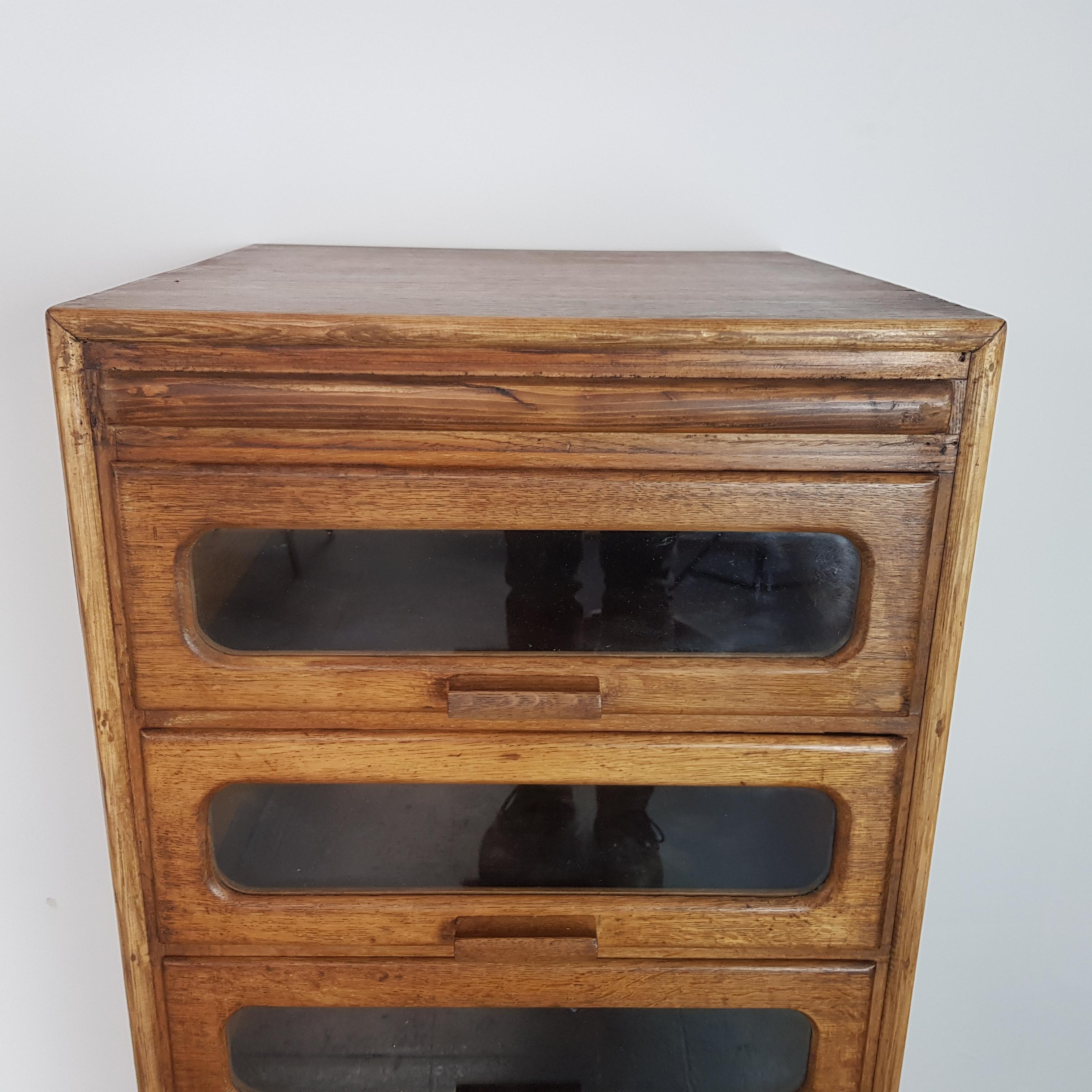 Six-Drawer Midcentury British Oak Haberdashery Cabinet For Sale 3