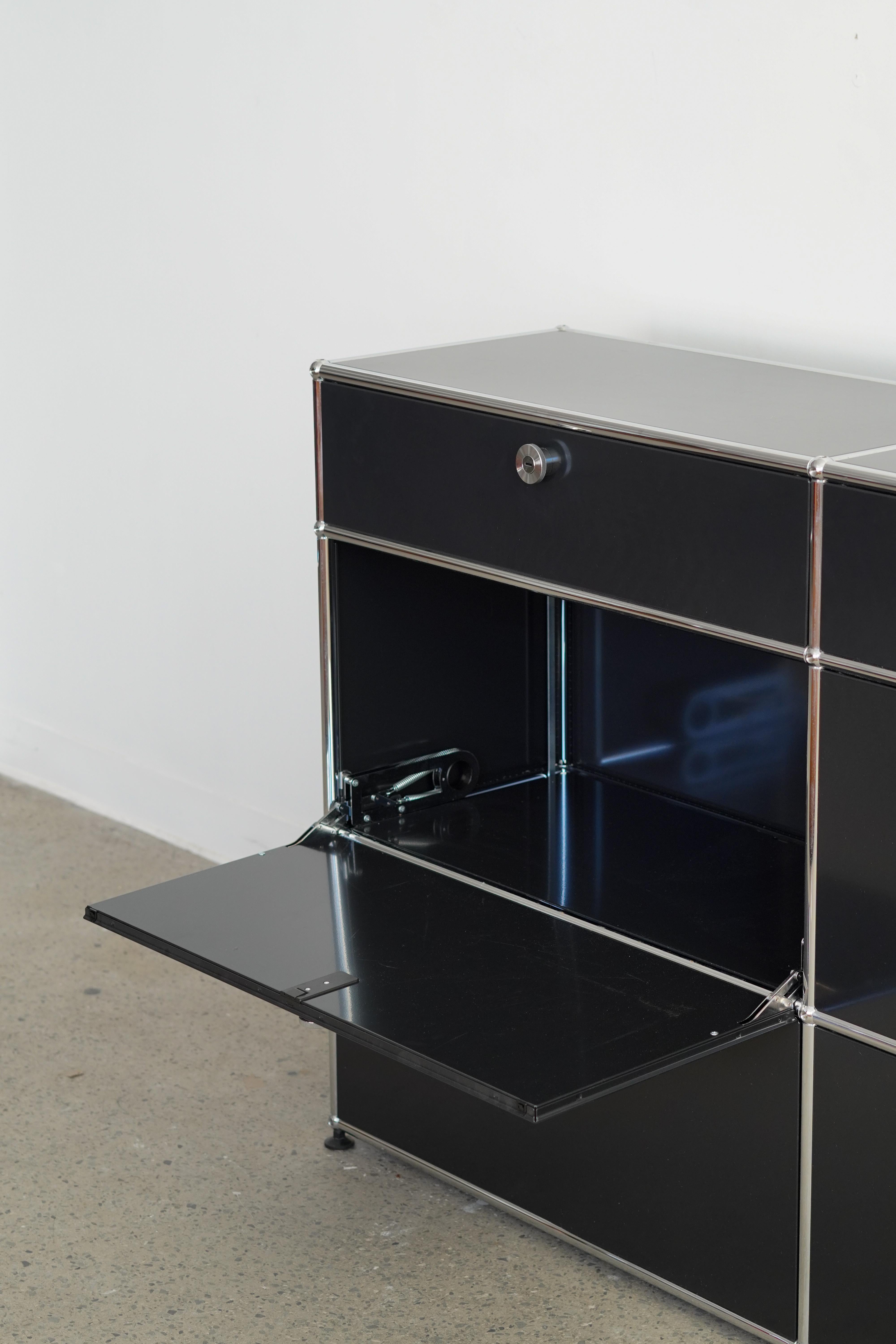 Six Drawer Storage Unit by USM Haller In Excellent Condition In Montréal, QC