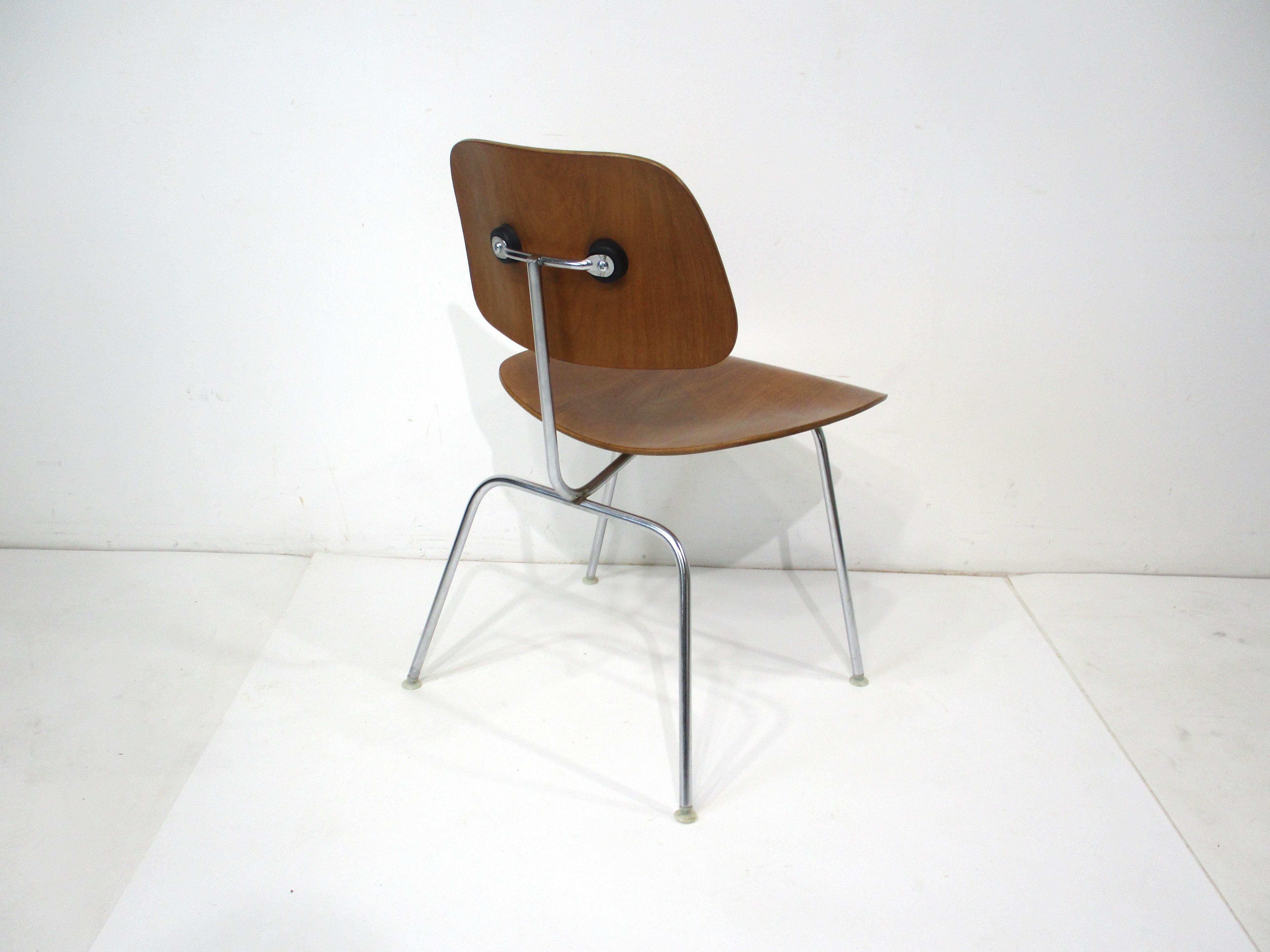 20th Century Six Eames Walnut DCM Dining Chairs for Herman Miller