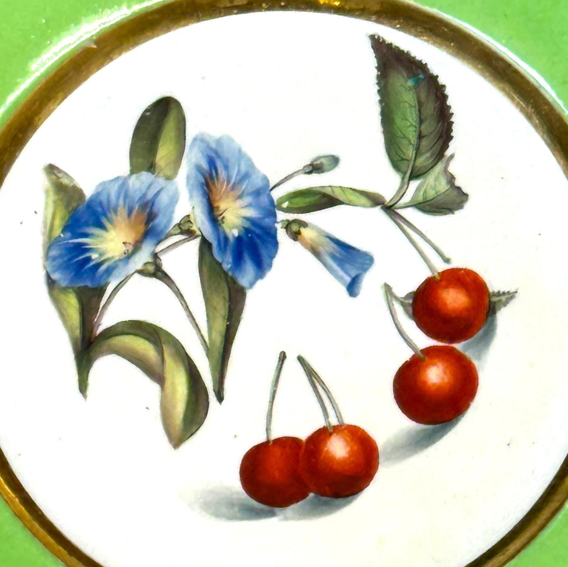 Sei piatti da dessert botanici francesi del primo Ottocento con bordi verdi e dorati in vendita 3