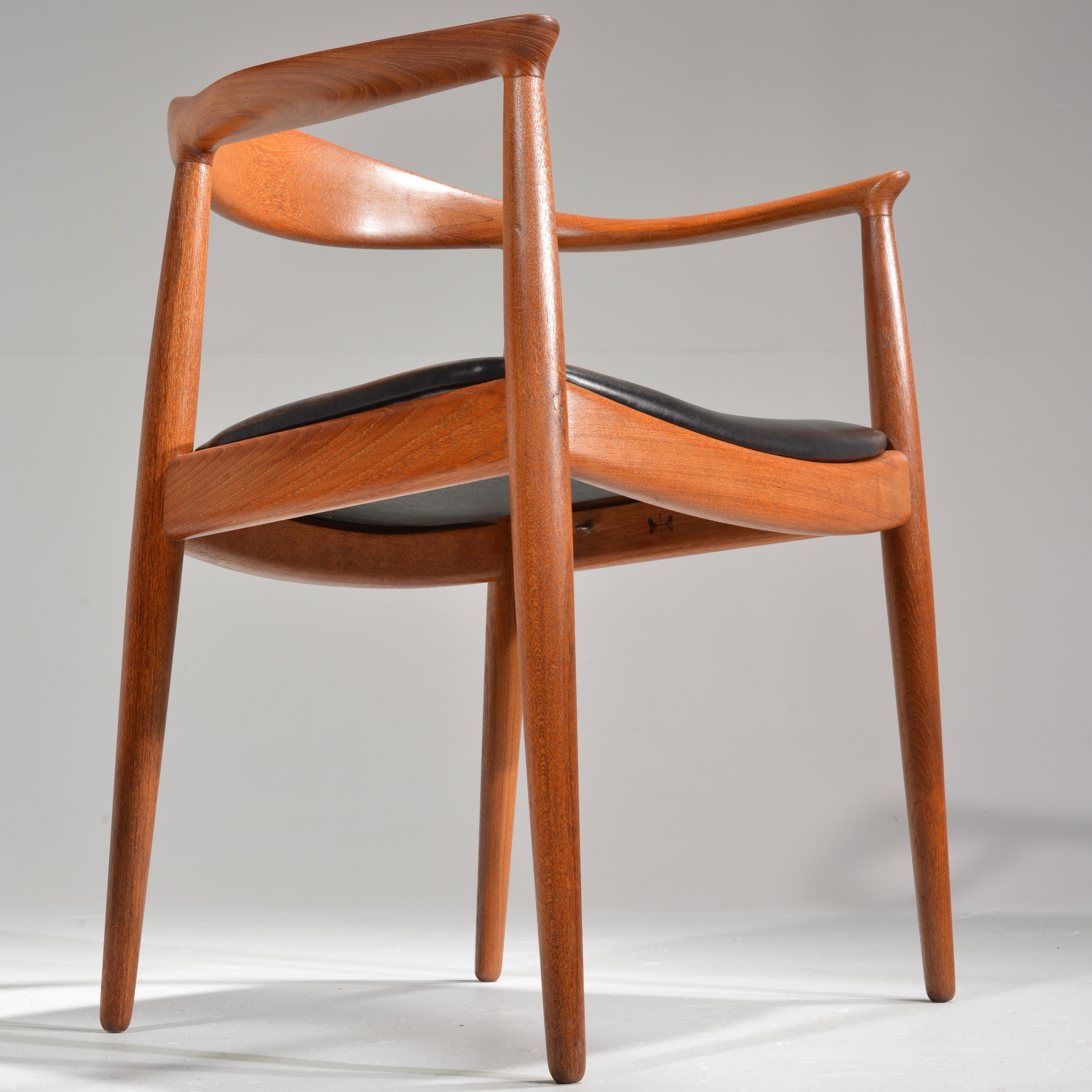 10 Hans Wegner for Johannes Hansen JH-503 Chairs in Teak and Leather For Sale 10