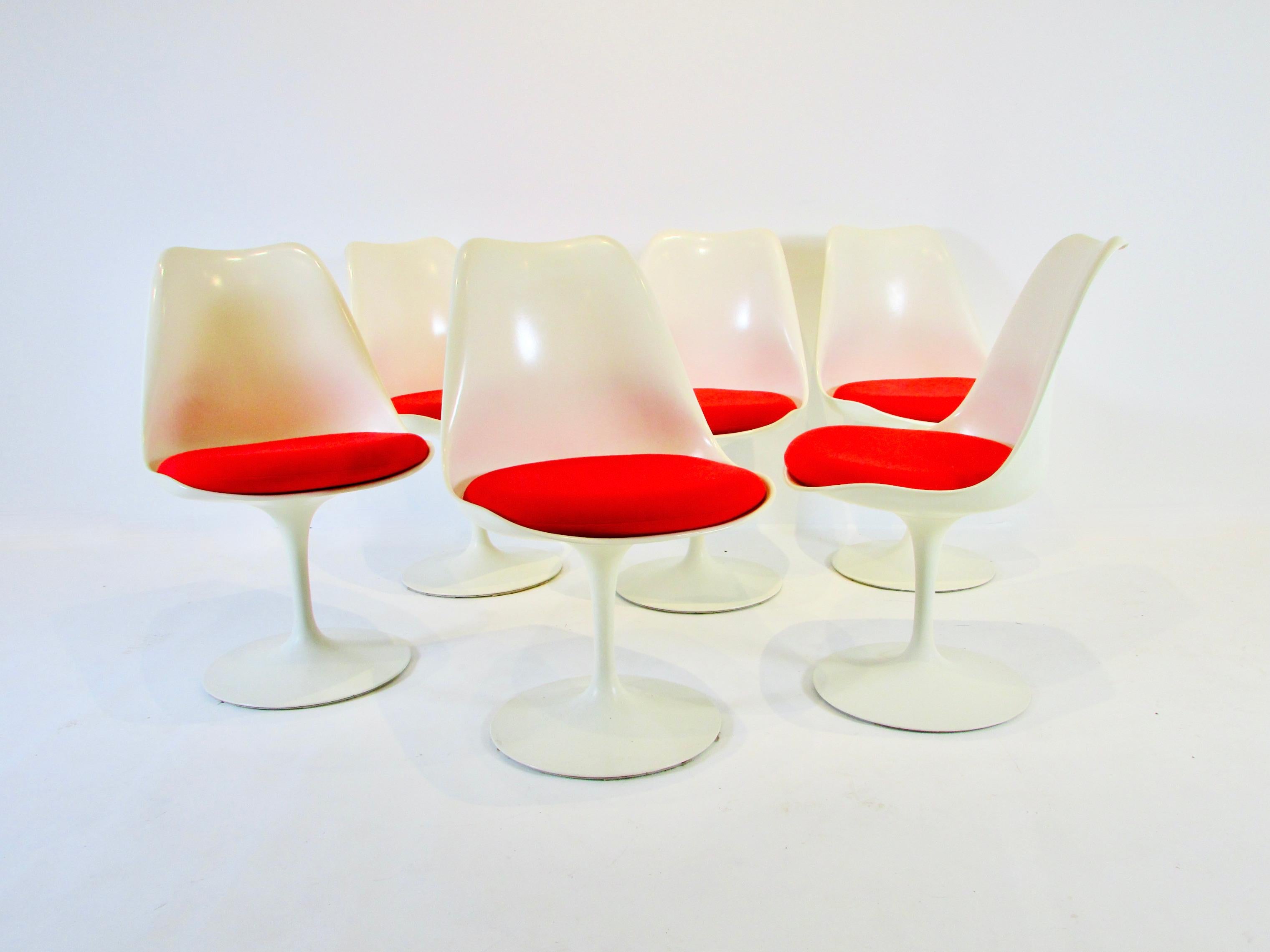 Mid-Century Modern Six Eero Saarinen for Knoll Tulip Group Dining Chairs with Red Cushions