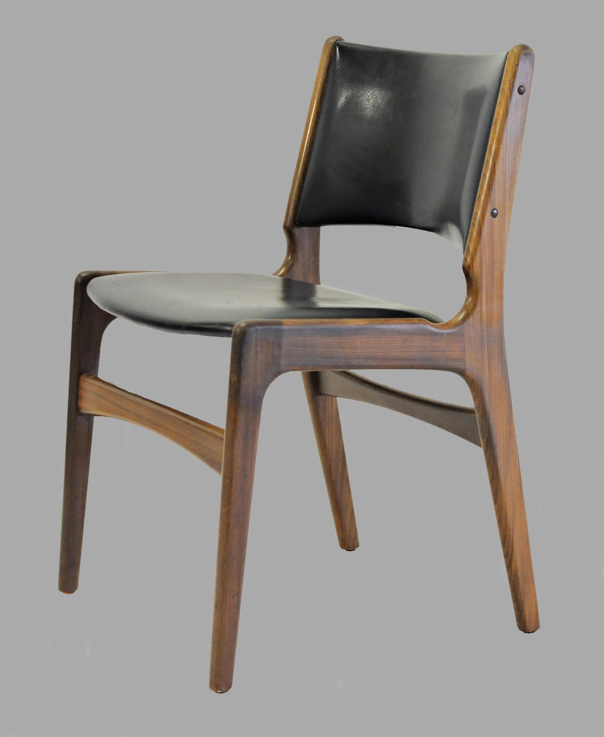 Scandinave moderne Six chaises de salle à manger restaurées Erik Buch en teck massif, tapissées sur mesure en vente