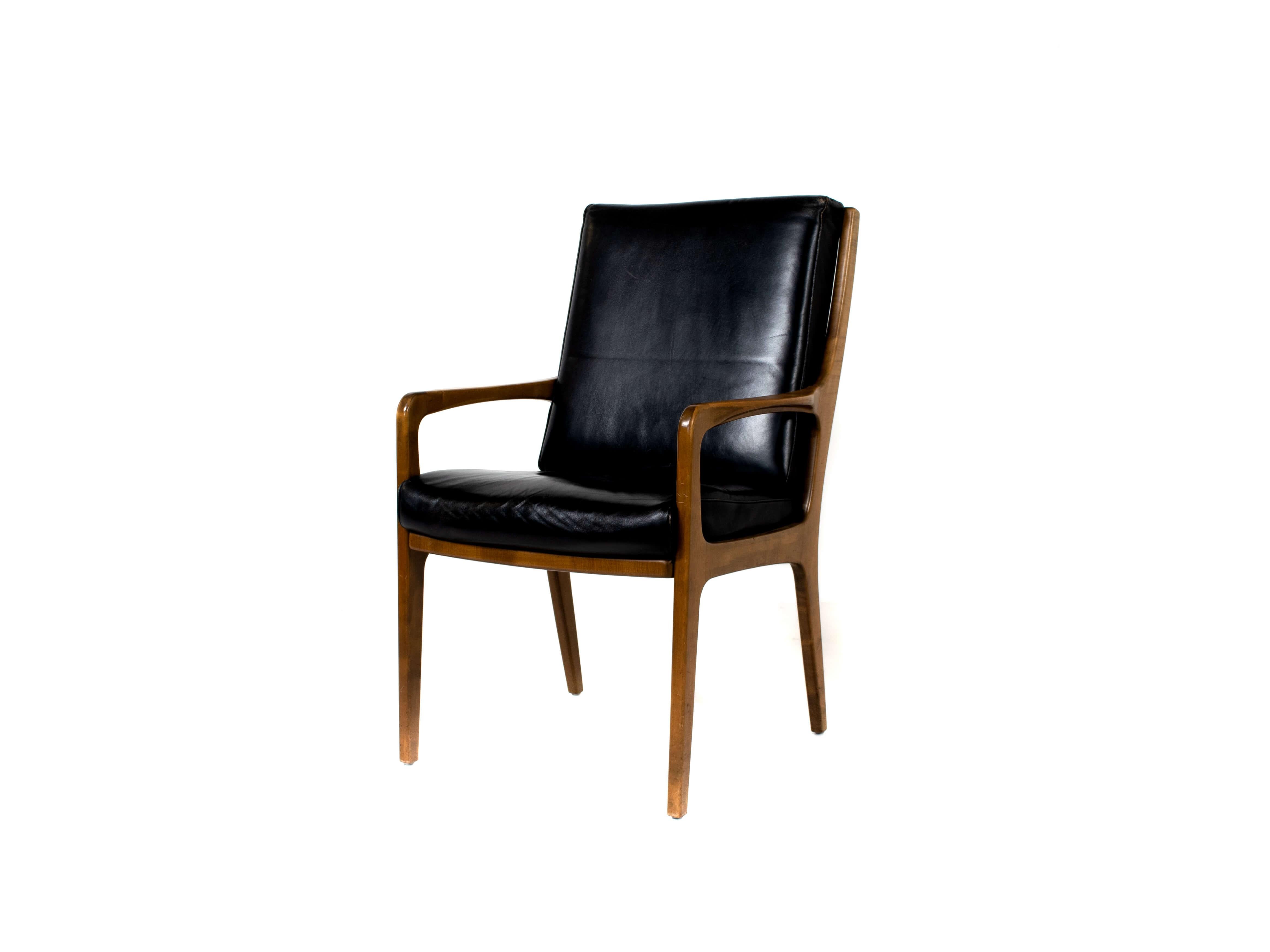 Six Eugen Schmidt High-Back Conference Chairs in Leather and Wood 1