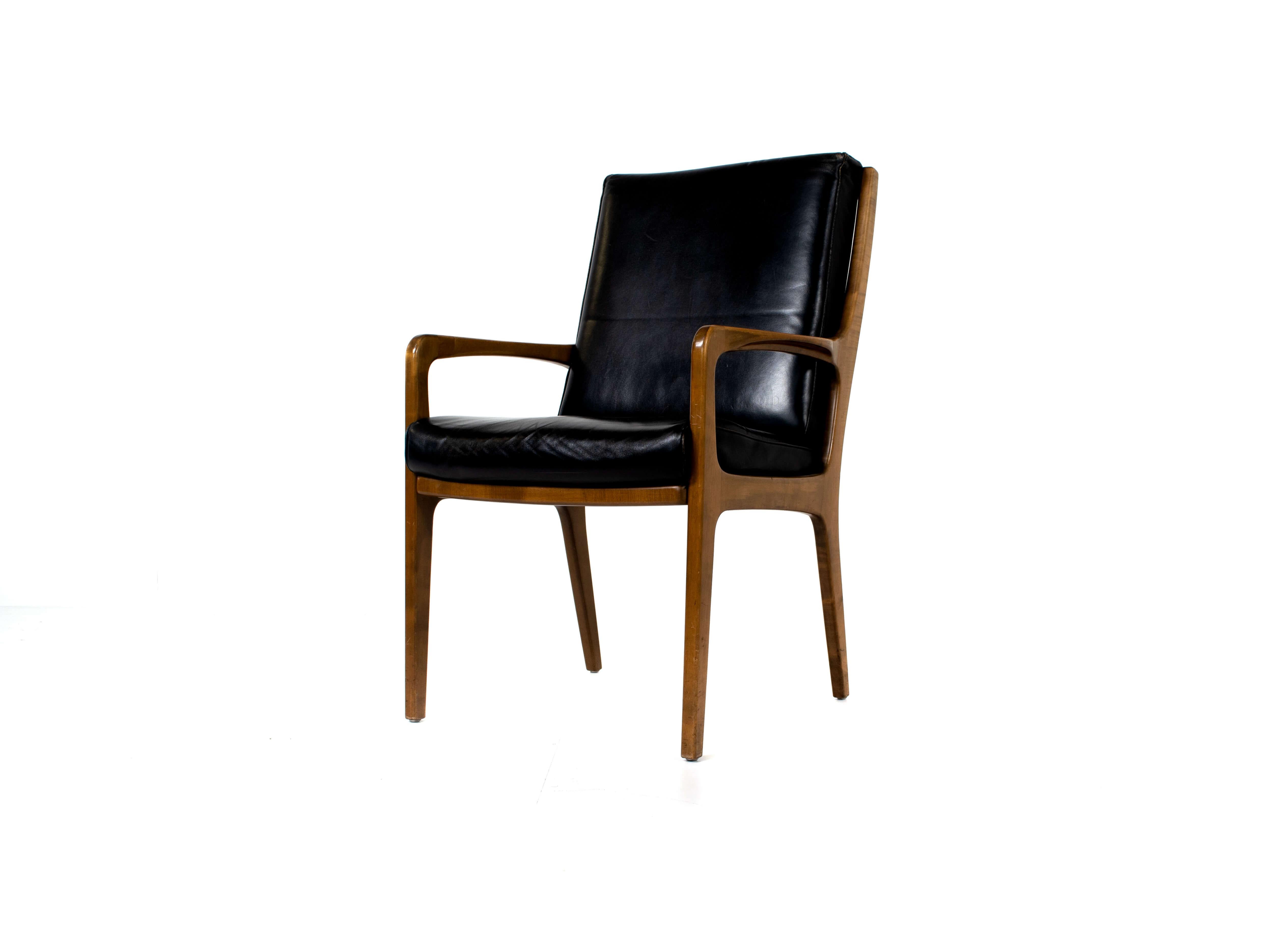 Six Eugen Schmidt High-Back Conference Chairs in Leather and Wood 2
