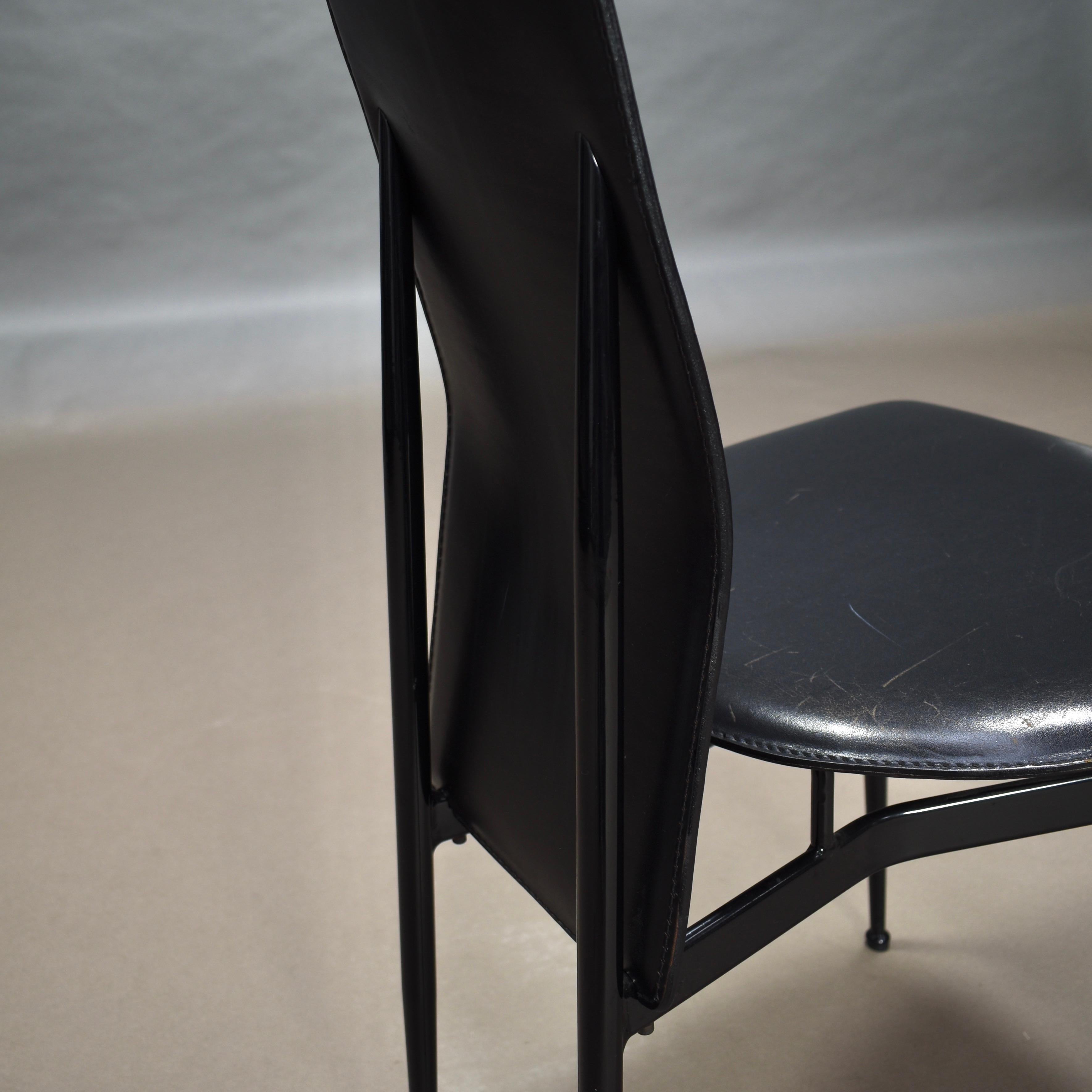 Six Fasem Dining Chairs by Vegni and Gualtierotti in Black Leather, Italy For Sale 4