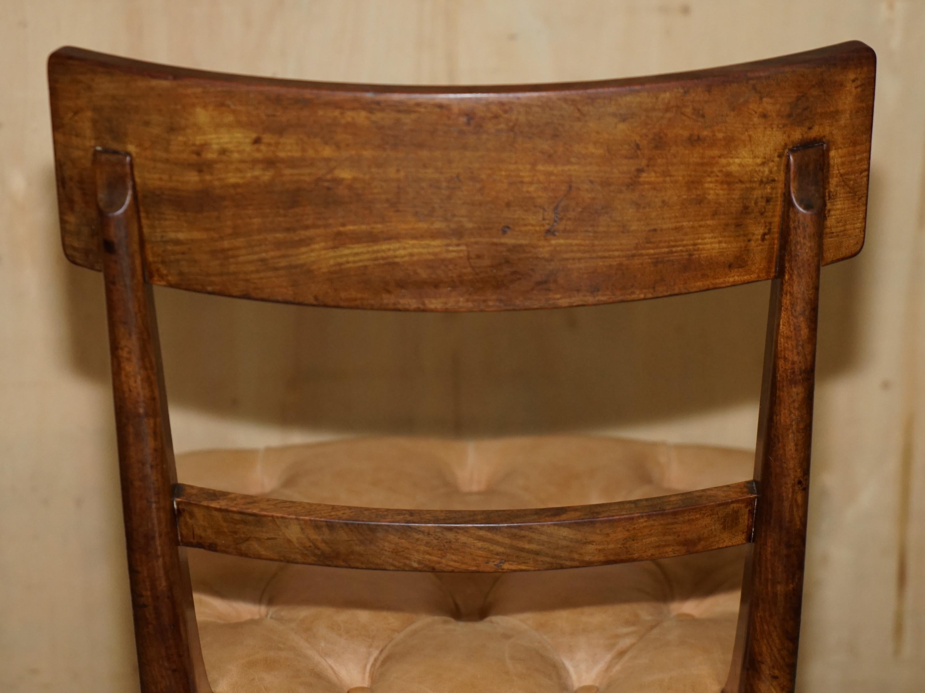 SIX FINE ANTIQUE REGENCY 1820 BROWN LEATHER HARDWOOD CHESTERFIELD DiNING CHAIRS For Sale 8