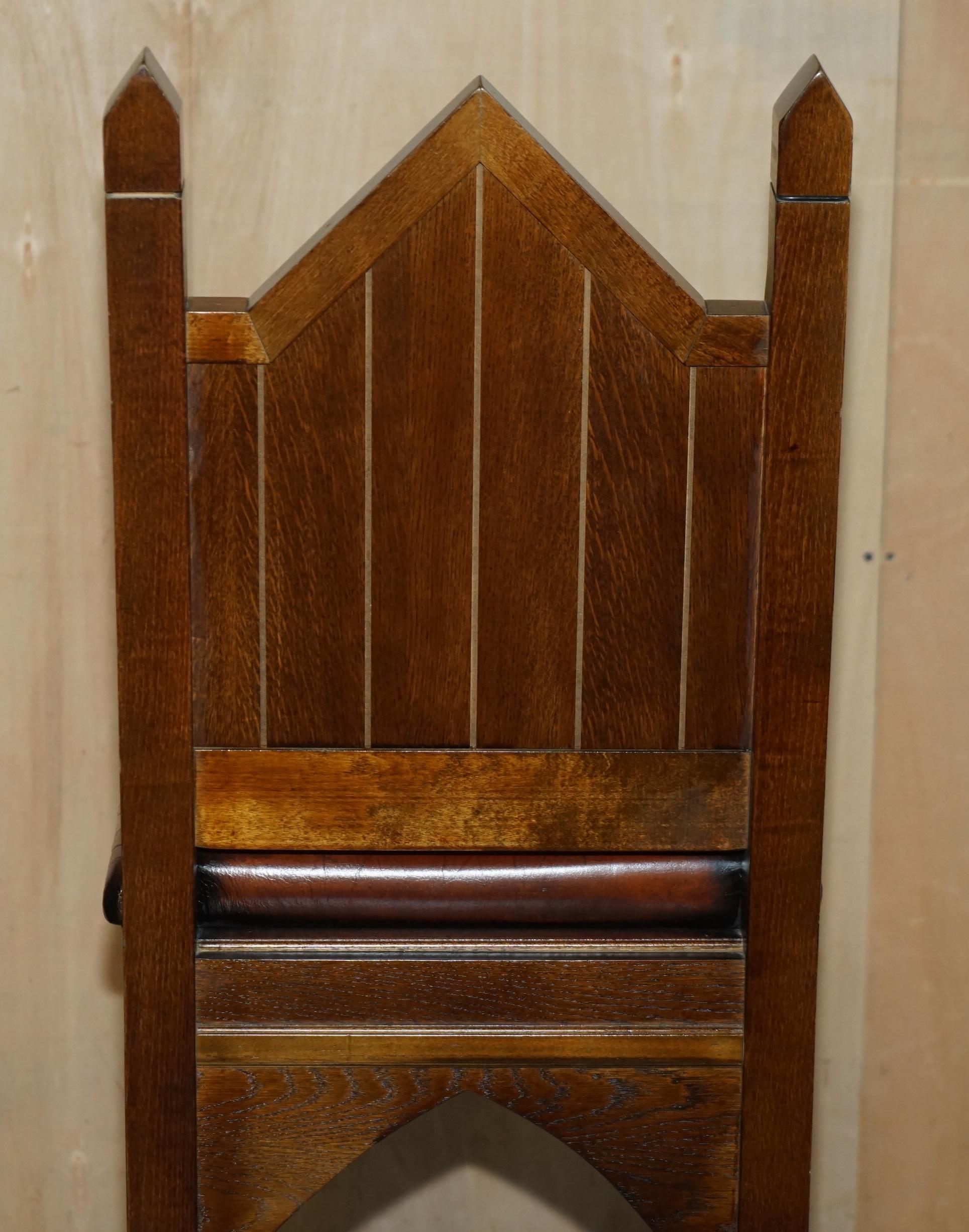 SIX FINE RESTORED BROWN LEATHER GOTHIC REVIVAL STEEPLE BACK KiTCHEN BAR STOOLS 6 en vente 4