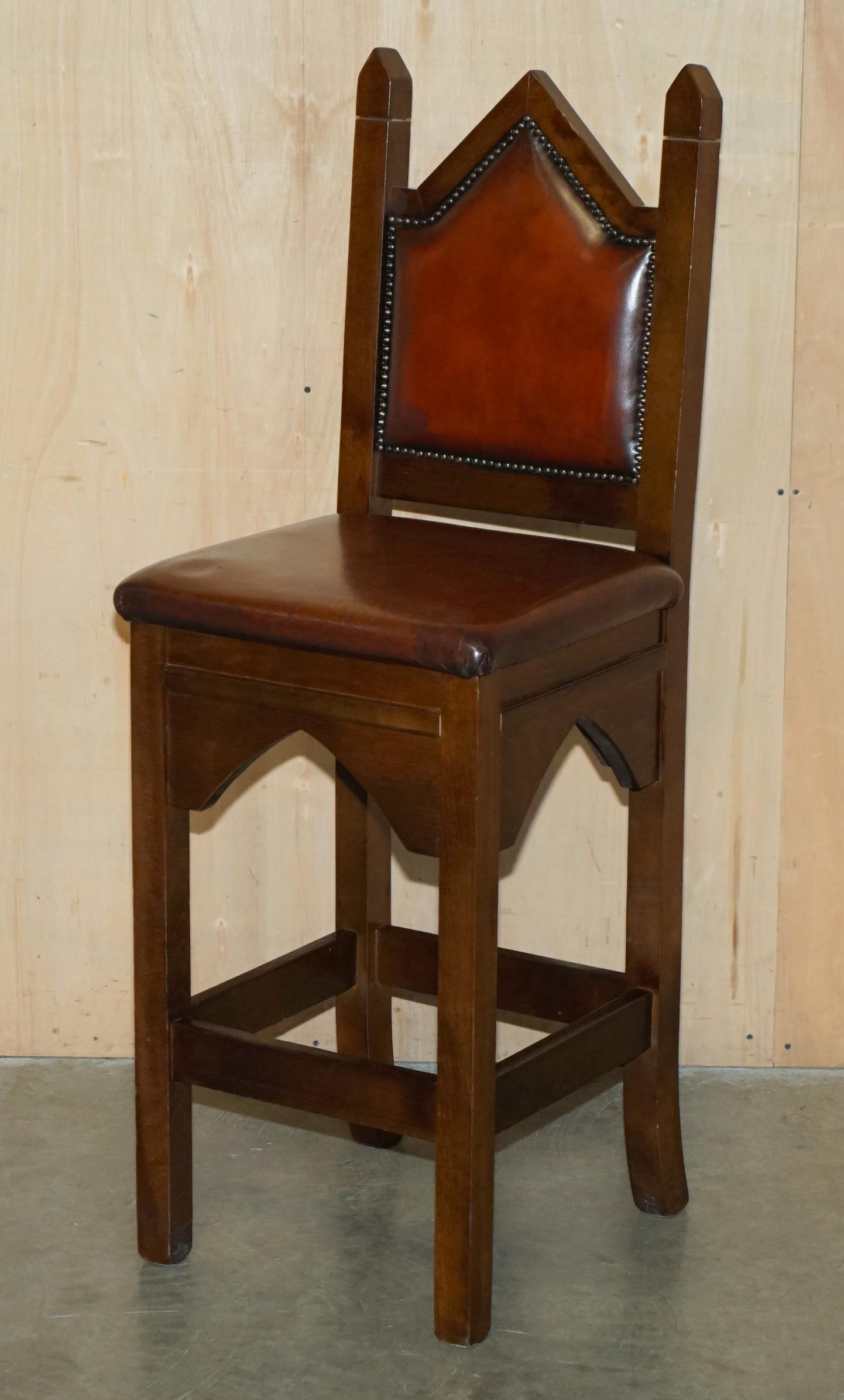 SIX FINE RESTORED BROWN LEATHER GOTHIC REVIVAL STEEPLE BACK KiTCHEN BAR STOOLS 6 en vente 7