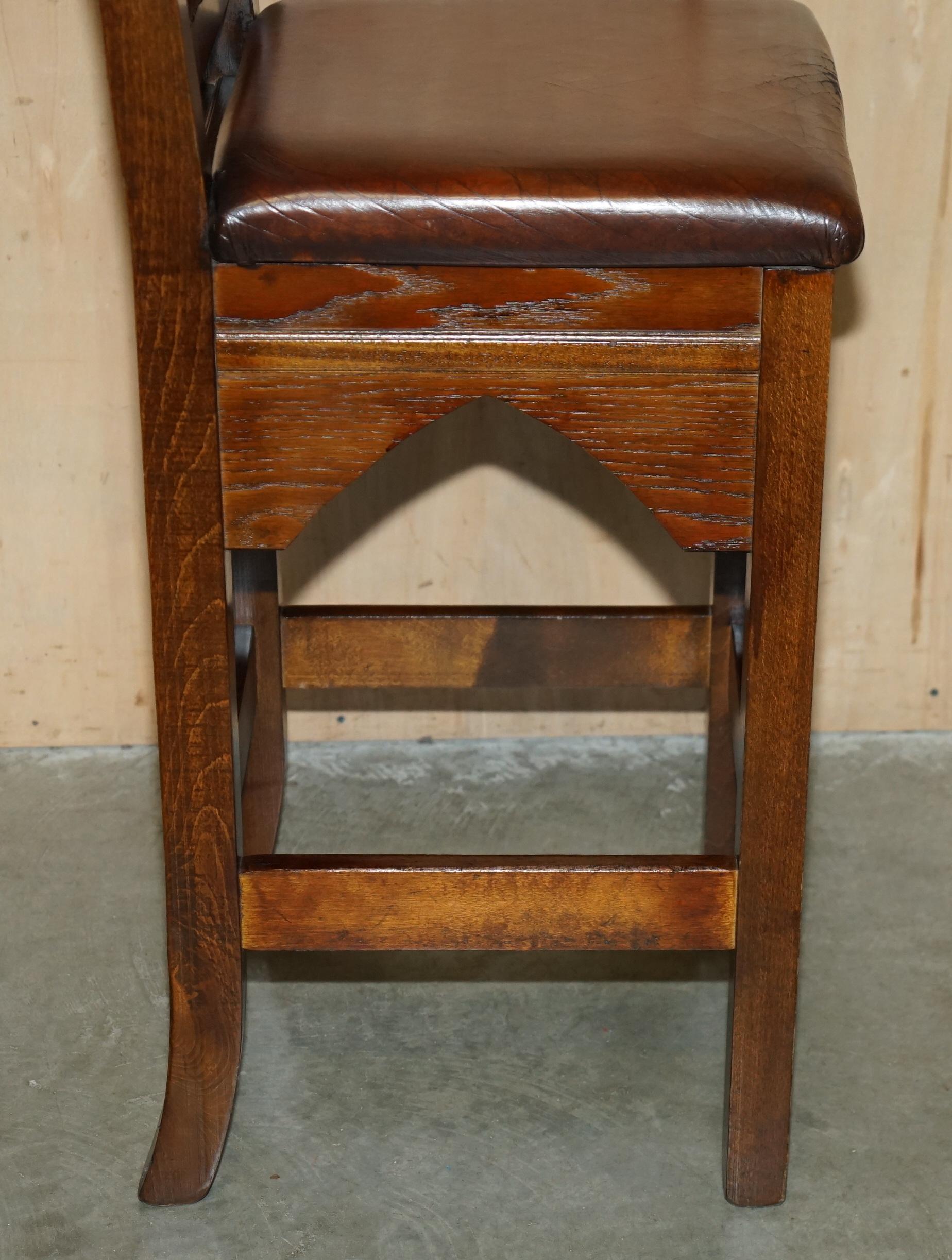 SIX FINE RESTORED BROWN LEATHER GOTHIC REVIVAL STEEPLE BACK KiTCHEN BAR STOOLS 6 en vente 1